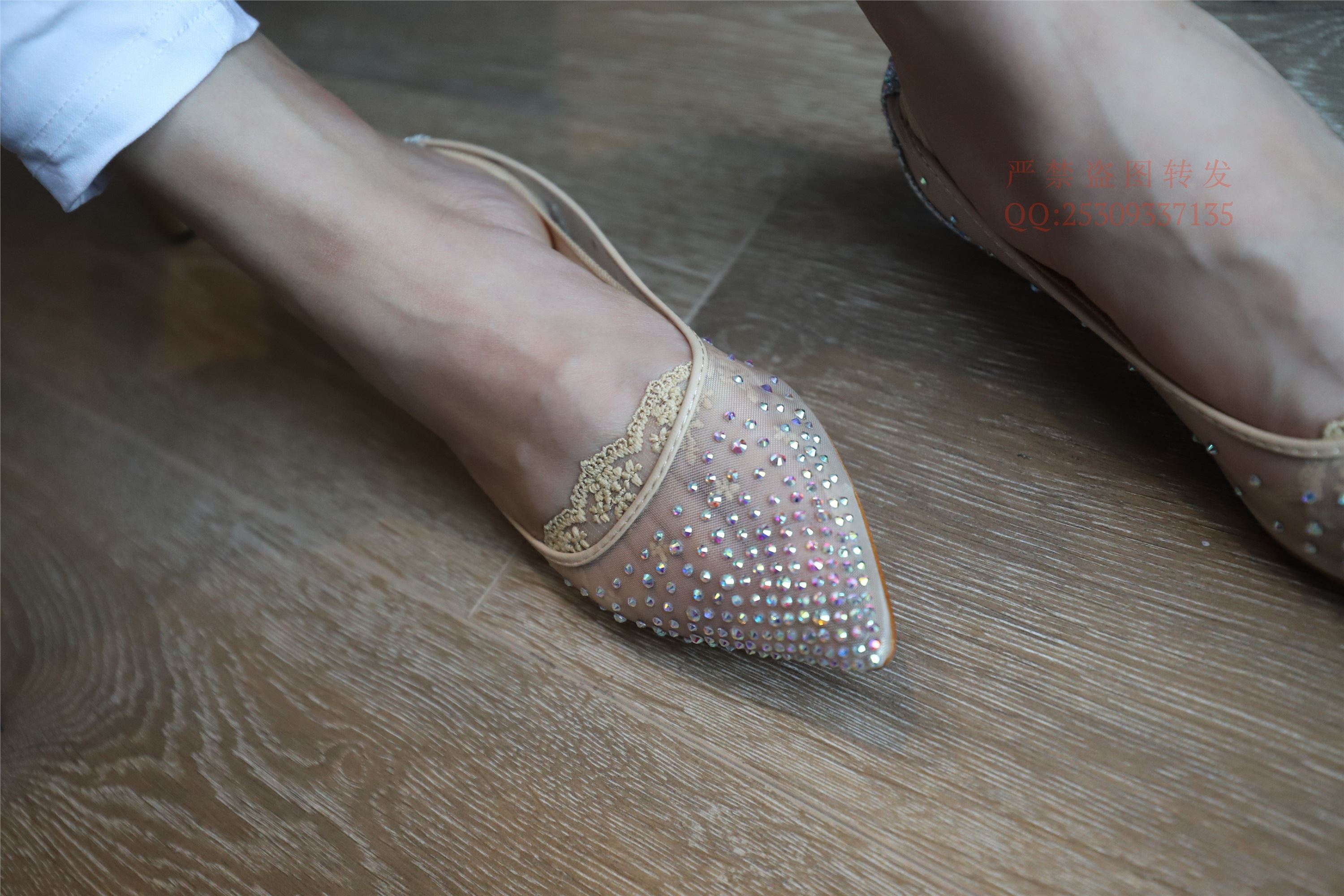 大西瓜套图 2018 7.8月活动模特一服务员船袜1