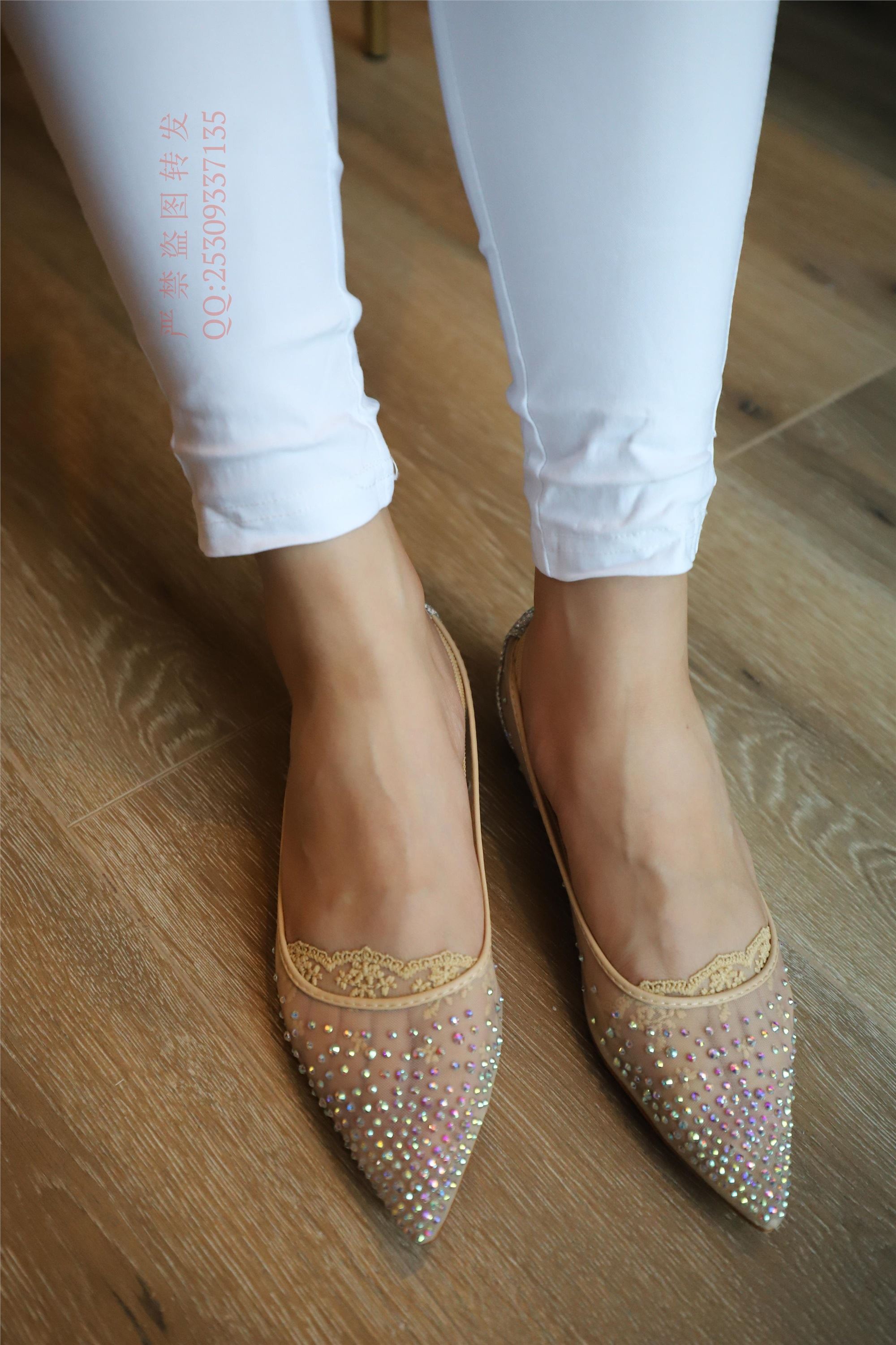 大西瓜套图 2018 7.8月活动模特一服务员船袜1