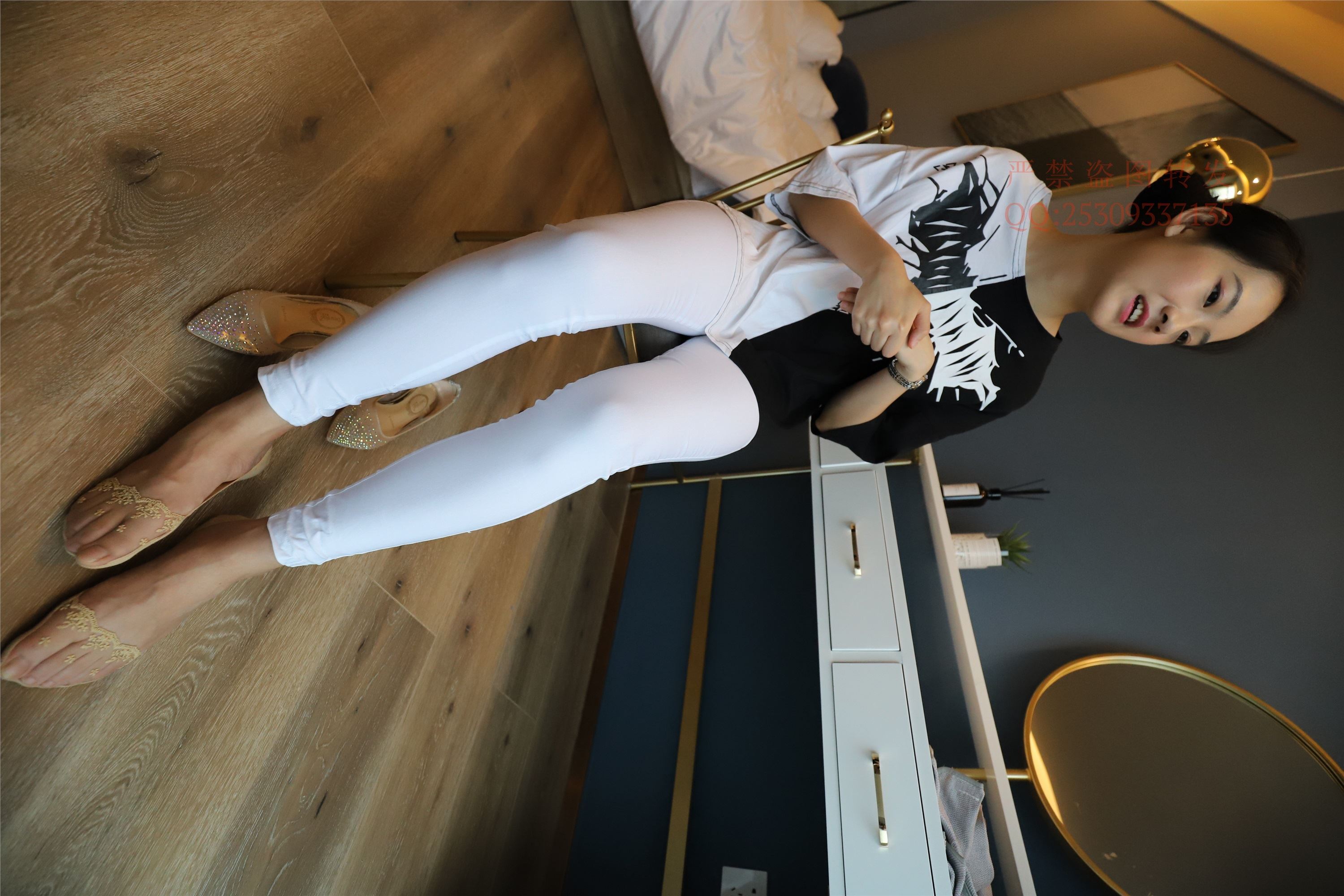 大西瓜套图 2018 7.8月活动模特一服务员船袜1