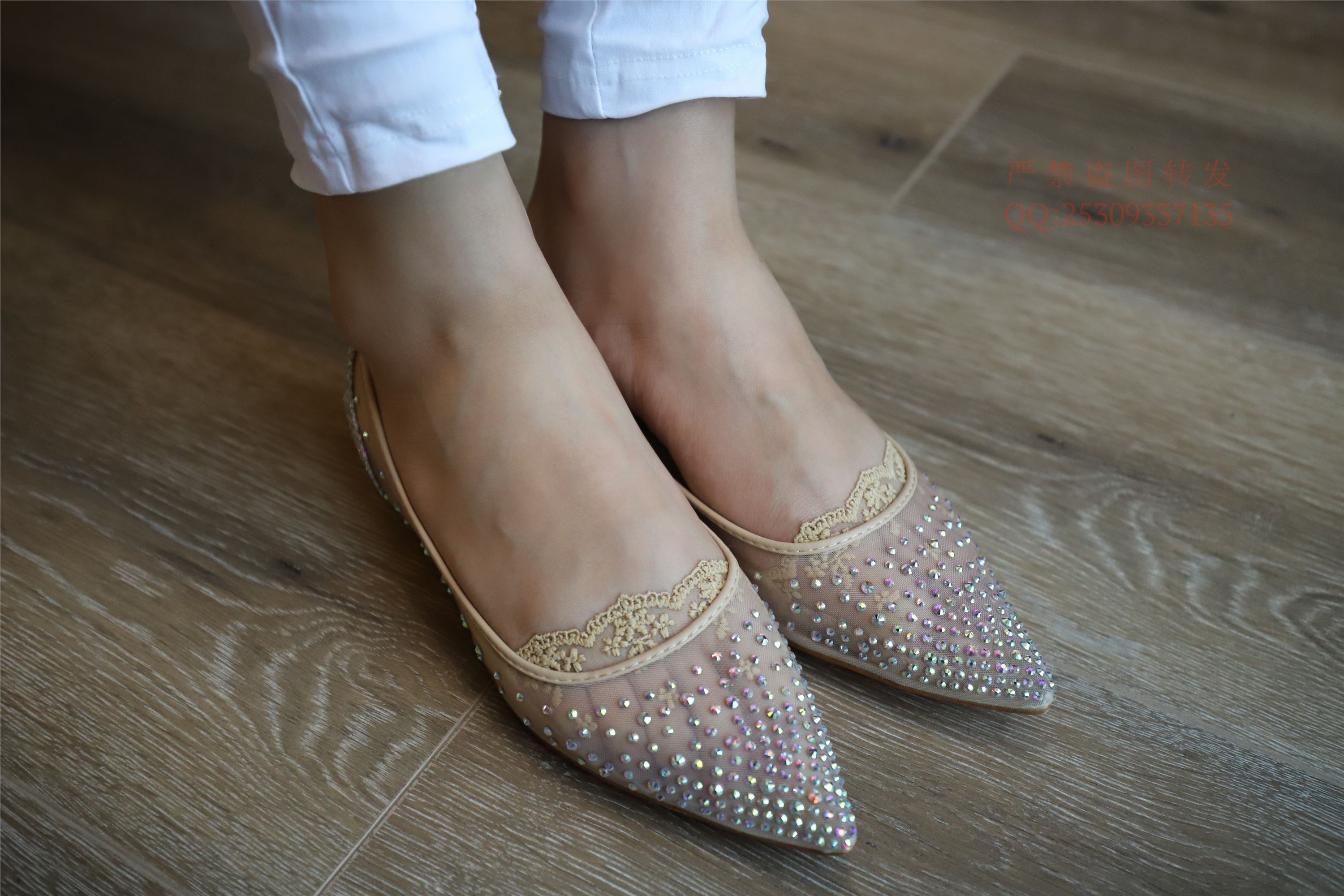 大西瓜套图 2018 7.8月活动模特一服务员船袜1