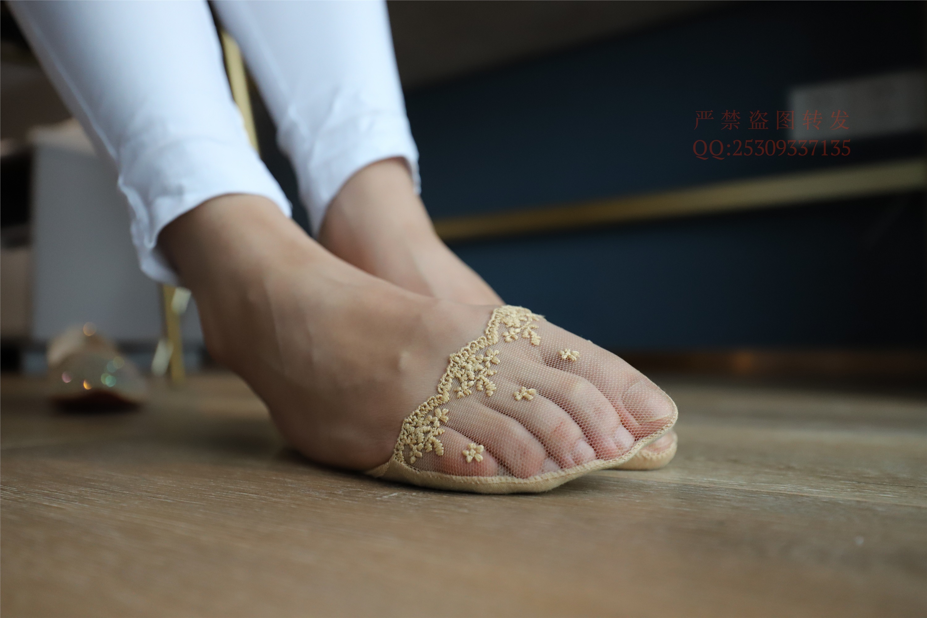 大西瓜套图 2018 7.8月活动模特一服务员船袜1