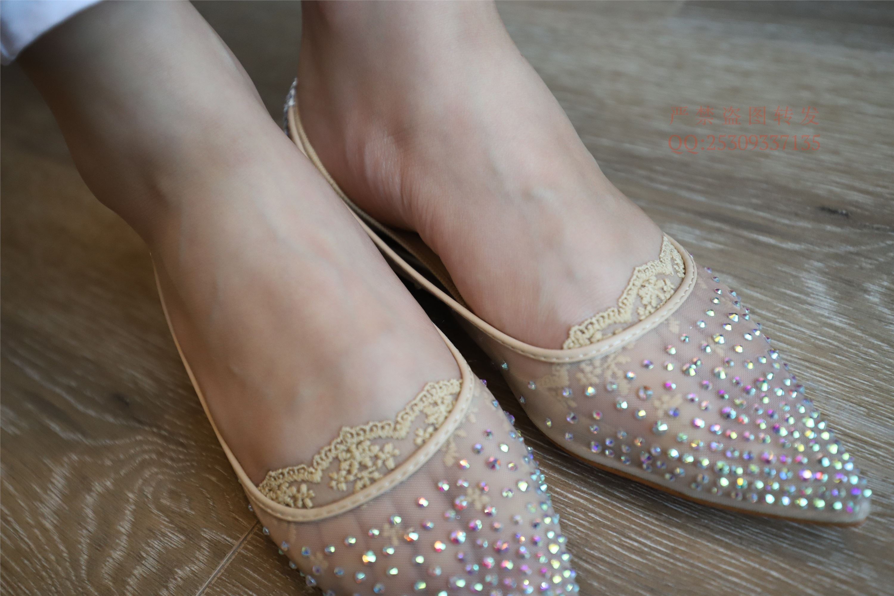 大西瓜套图 2018 7.8月活动模特一服务员船袜1