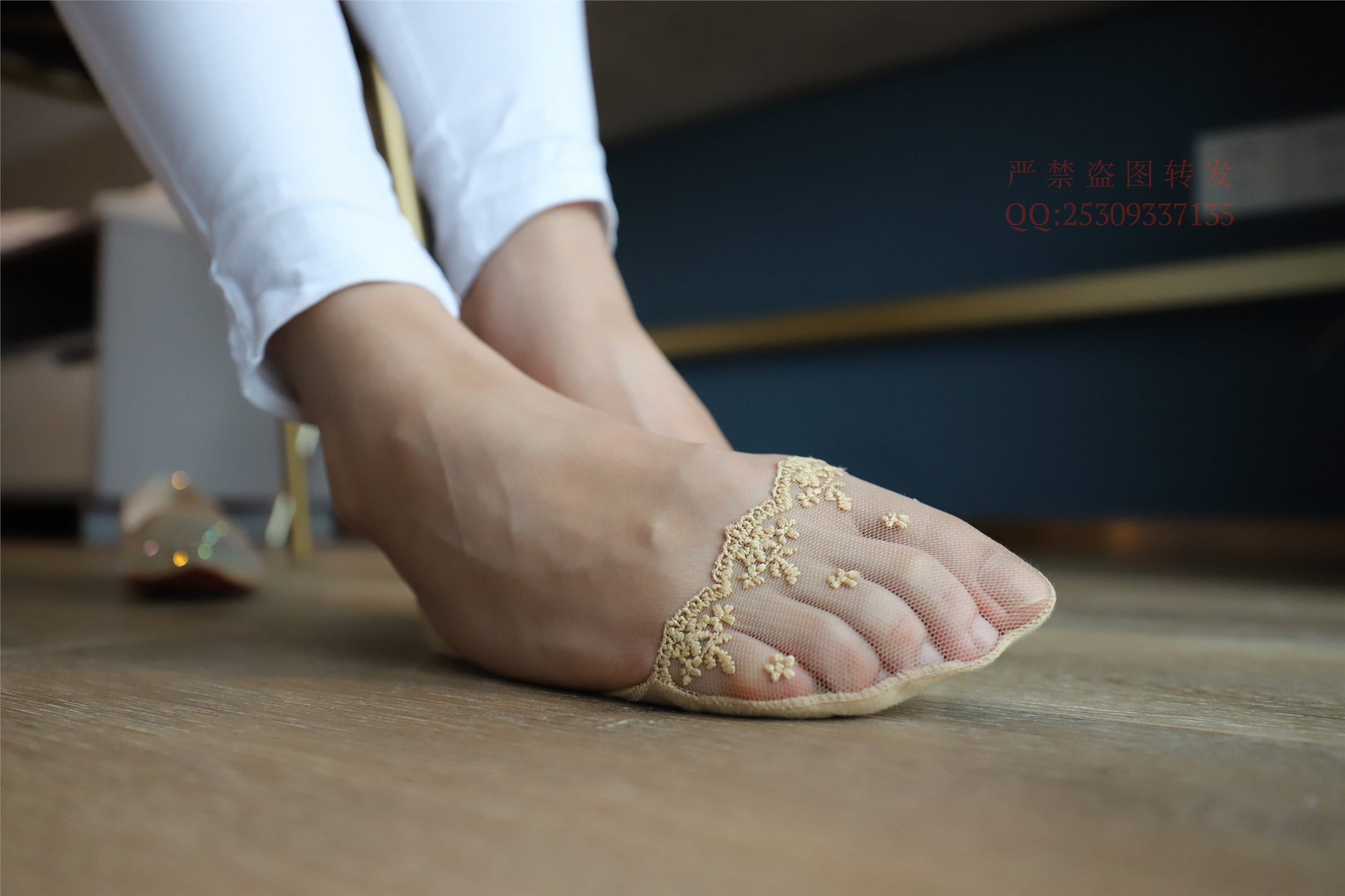 大西瓜套图 2018 7.8月活动模特一服务员船袜1