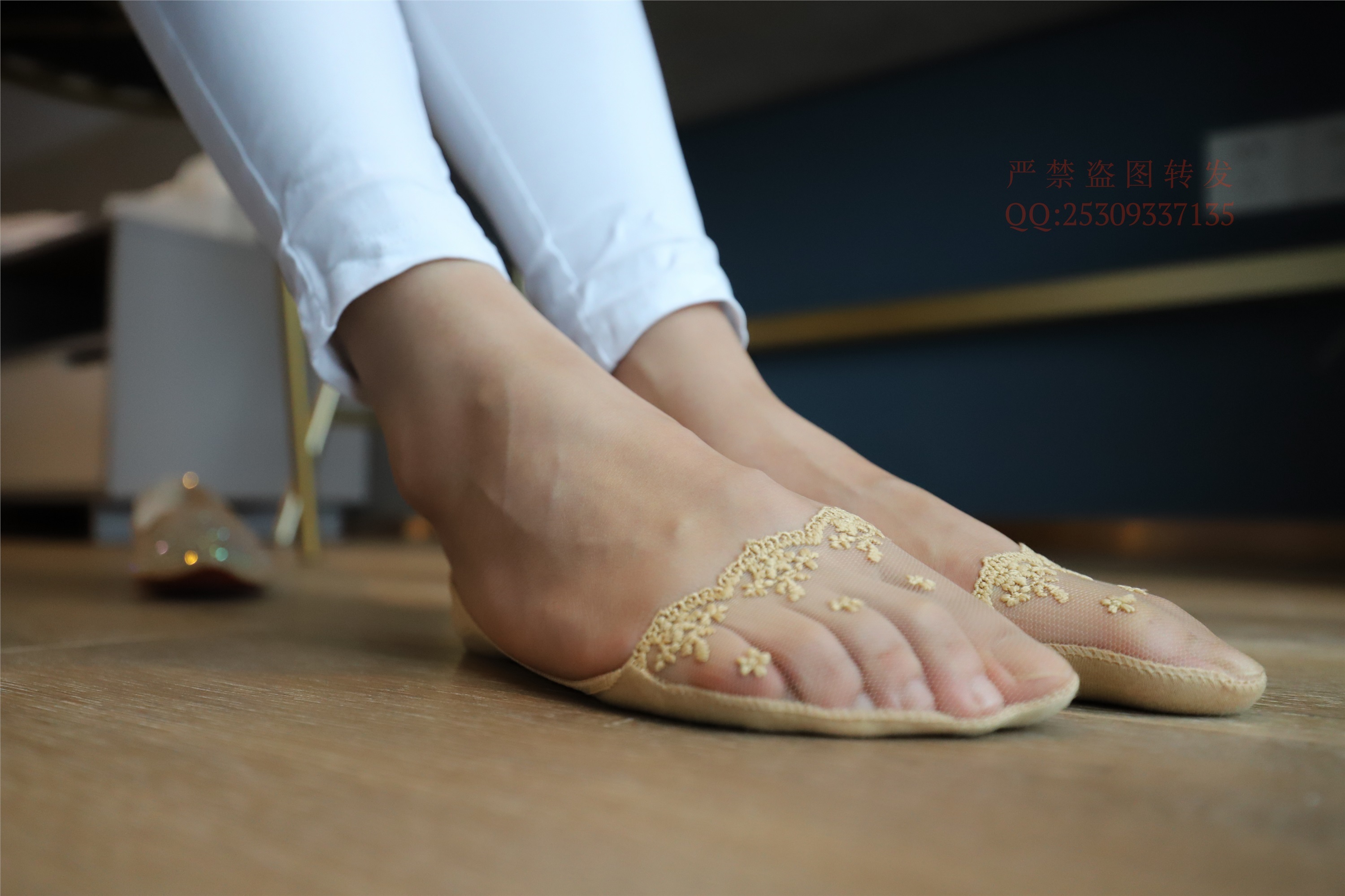 大西瓜套图 2018 7.8月活动模特一服务员船袜1