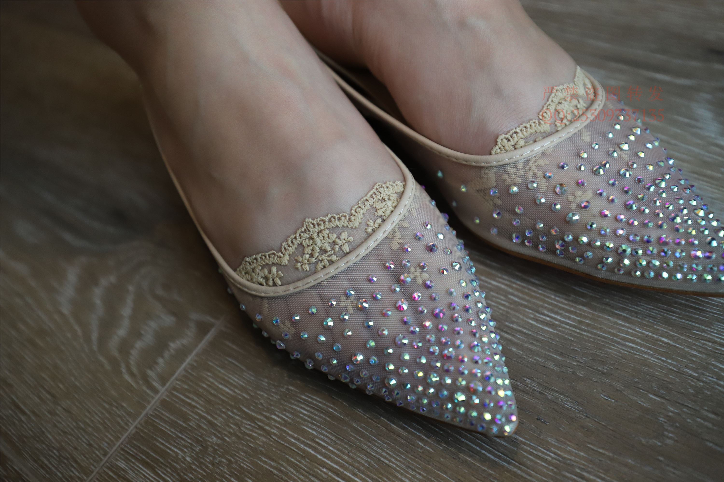 大西瓜套图 2018 7.8月活动模特一服务员船袜1