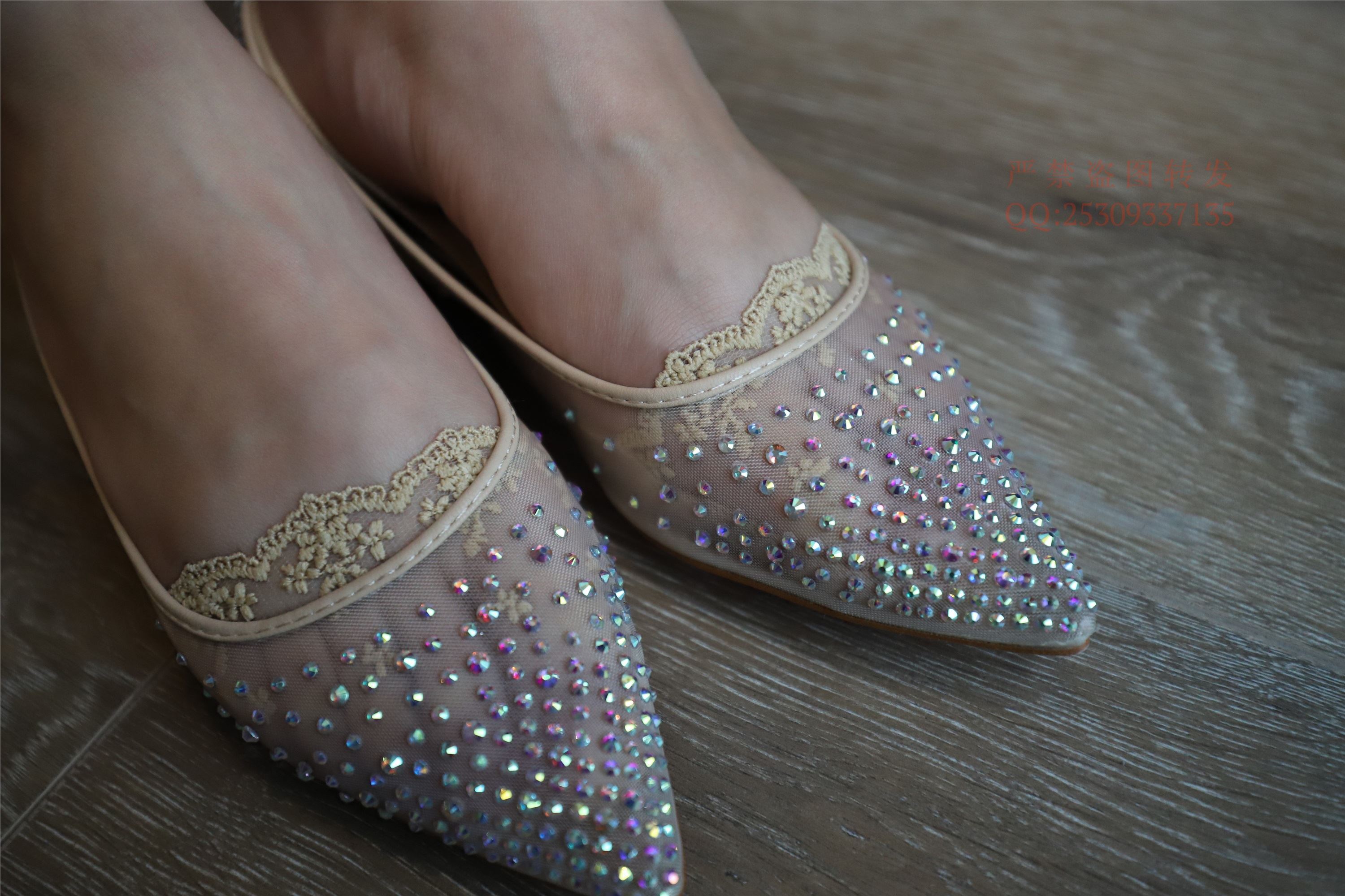 大西瓜套图 2018 7.8月活动模特一服务员船袜1