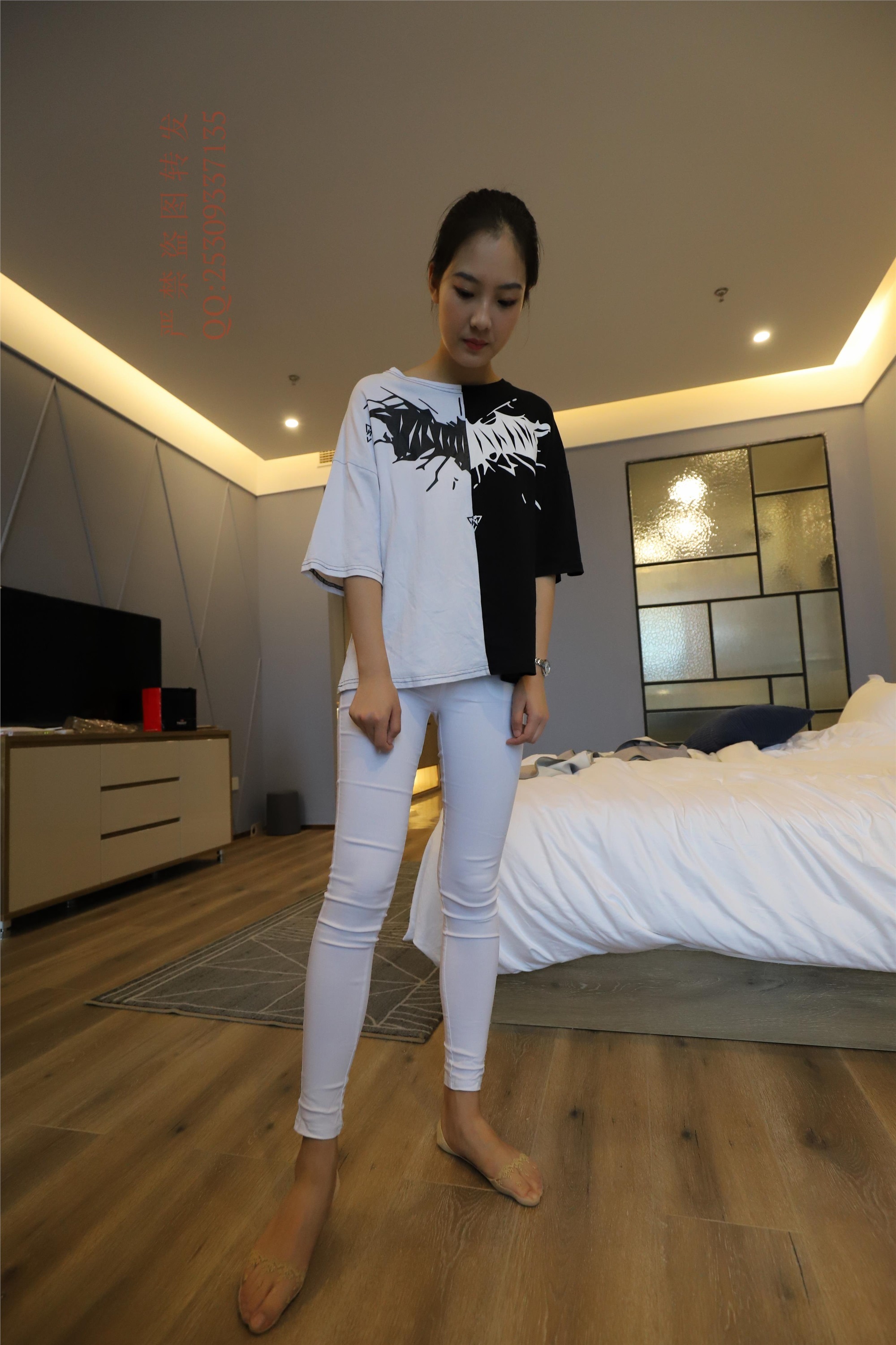 大西瓜套图 2018 7.8月活动模特一服务员船袜2