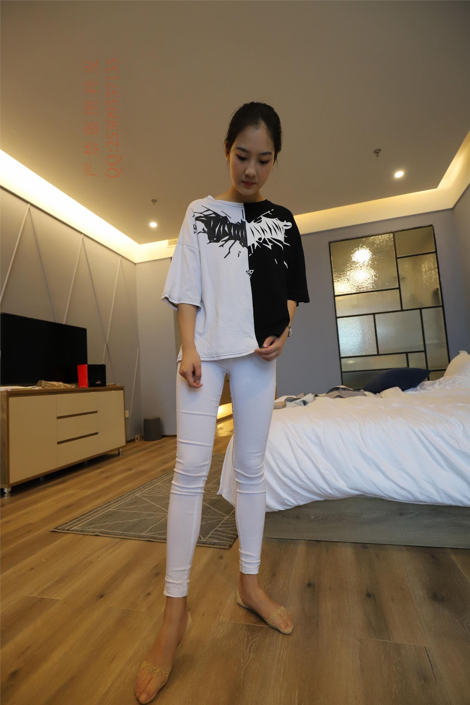 大西瓜套图 2018 7.8月活动模特一服务员船袜2