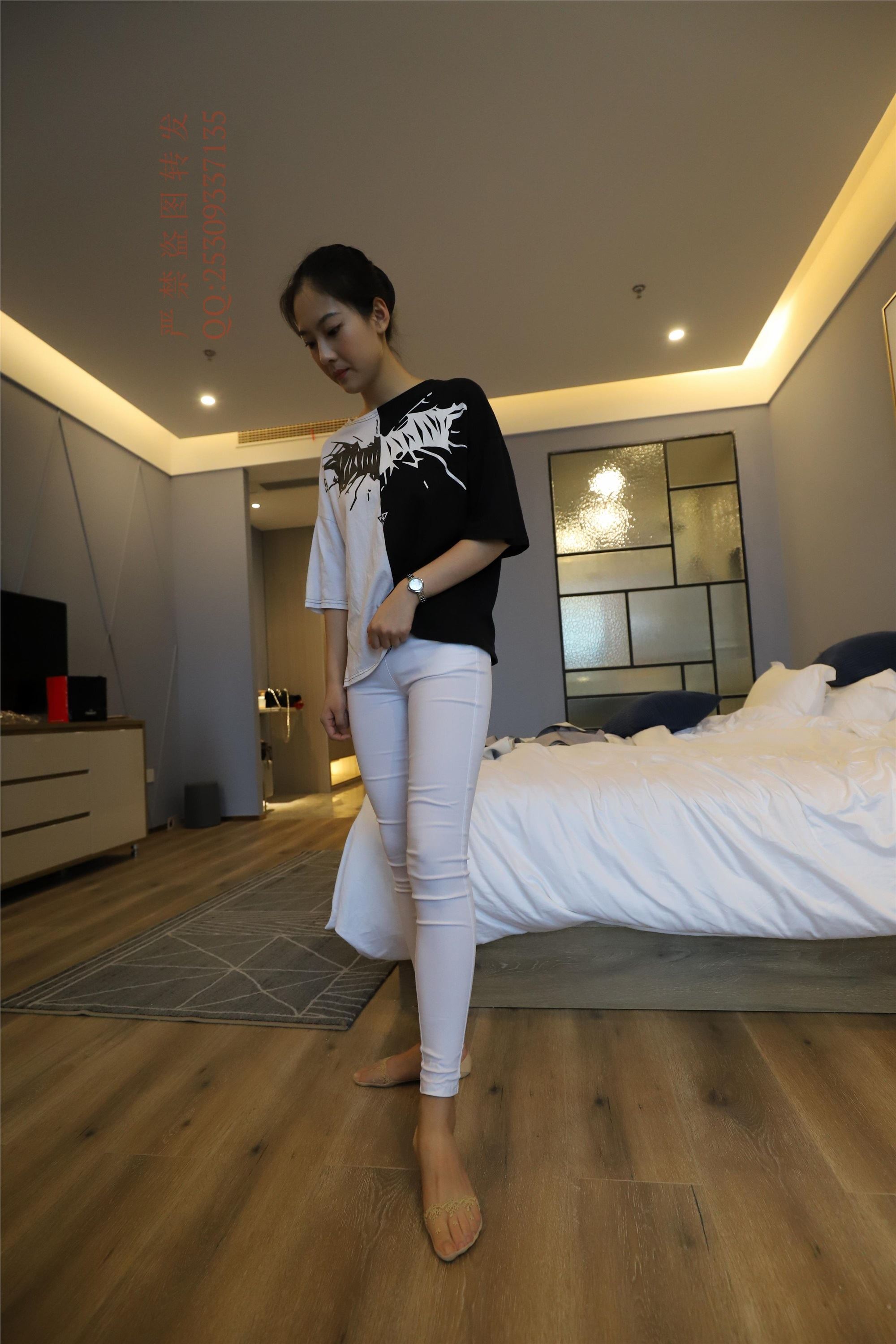 大西瓜套图 2018 7.8月活动模特一服务员船袜2