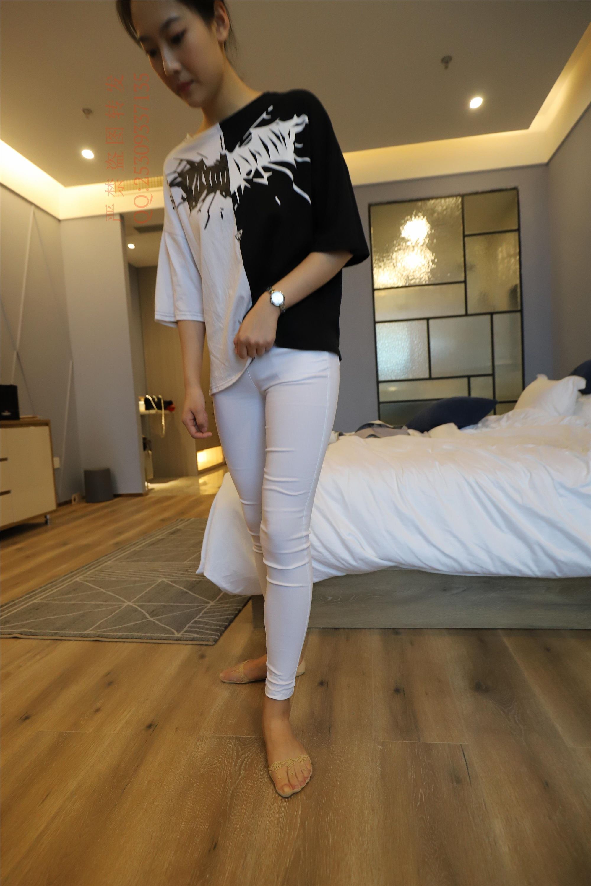 大西瓜套图 2018 7.8月活动模特一服务员船袜2