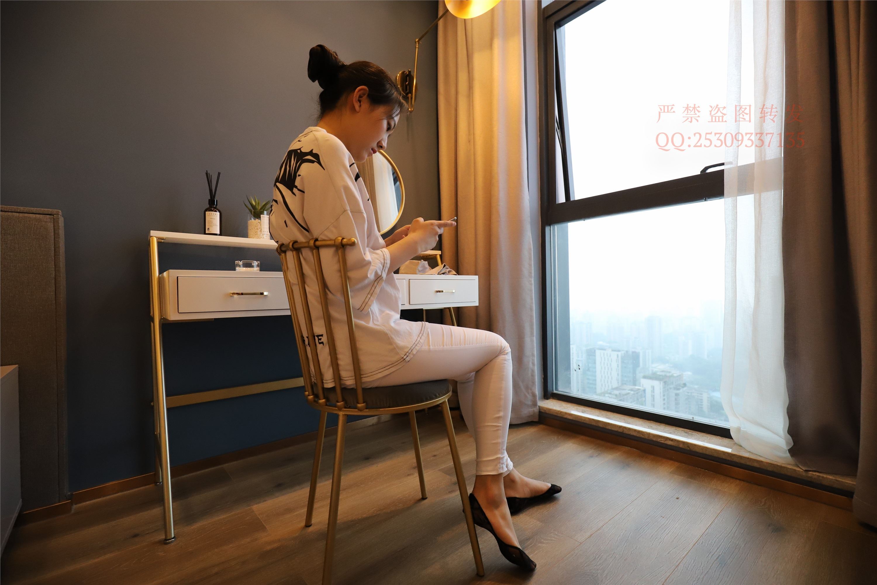 大西瓜套图 2018 7.8月活动模特一服务员船袜2