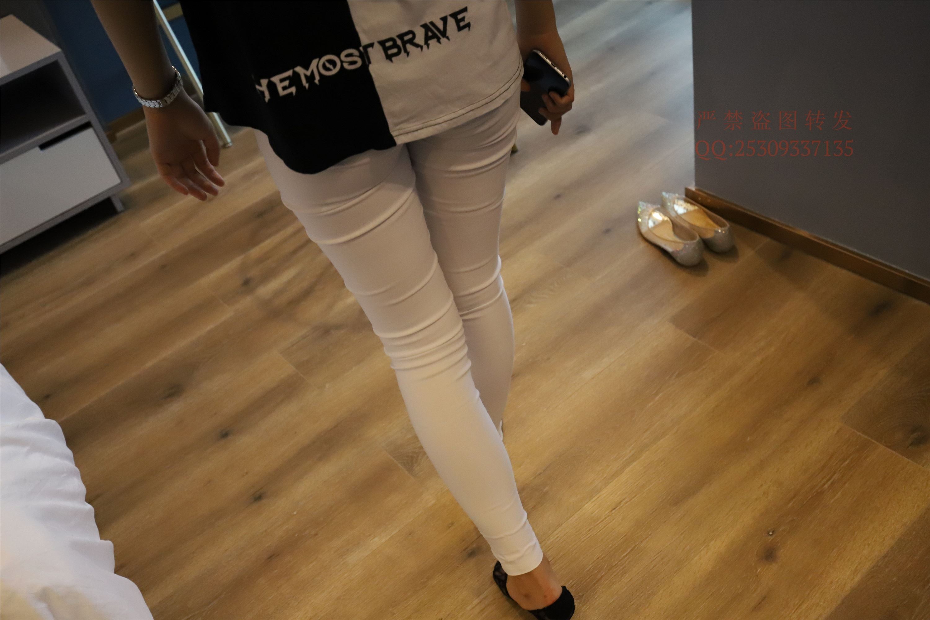 大西瓜套图 2018 7.8月活动模特一服务员船袜2