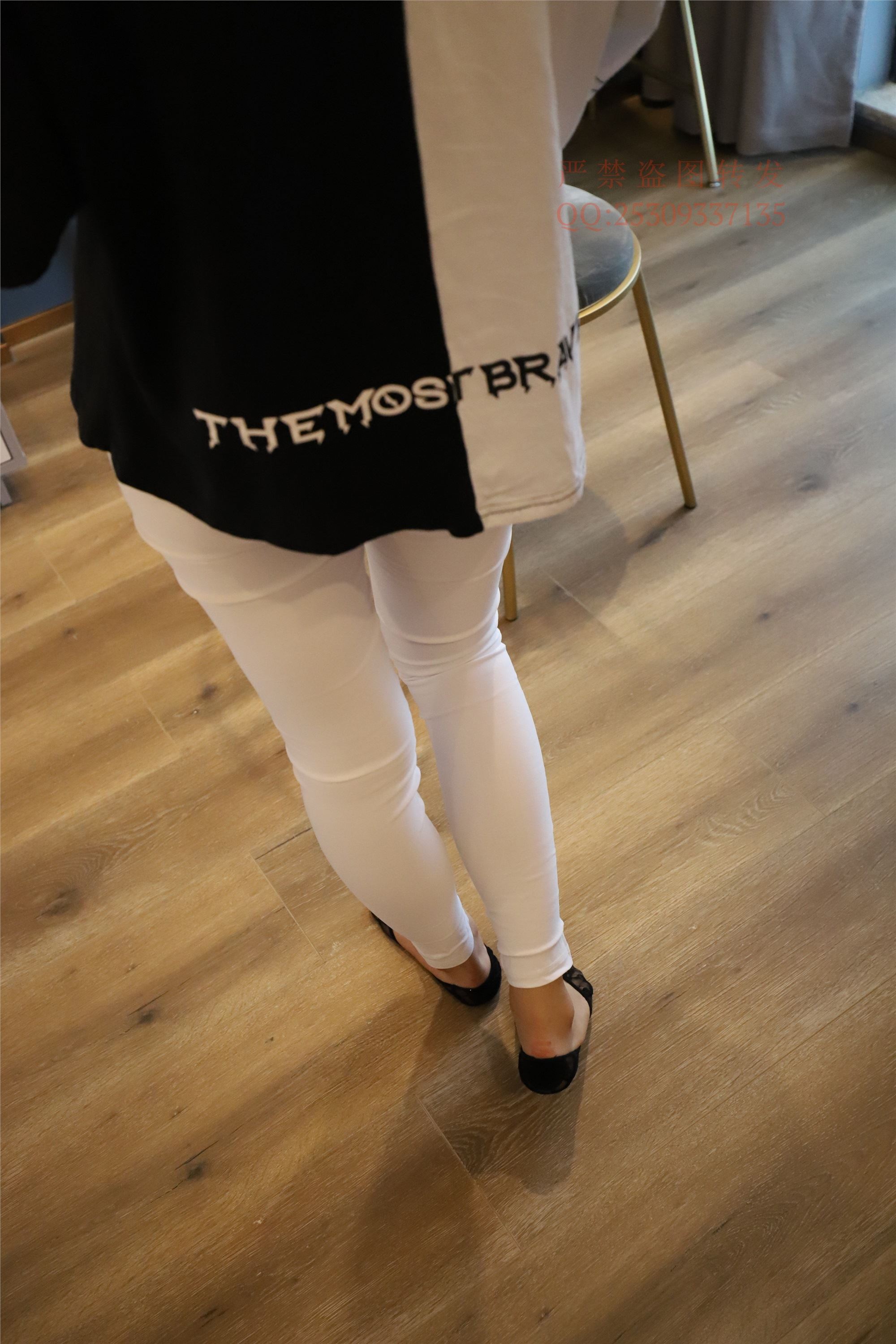 大西瓜套图 2018 7.8月活动模特一服务员船袜2