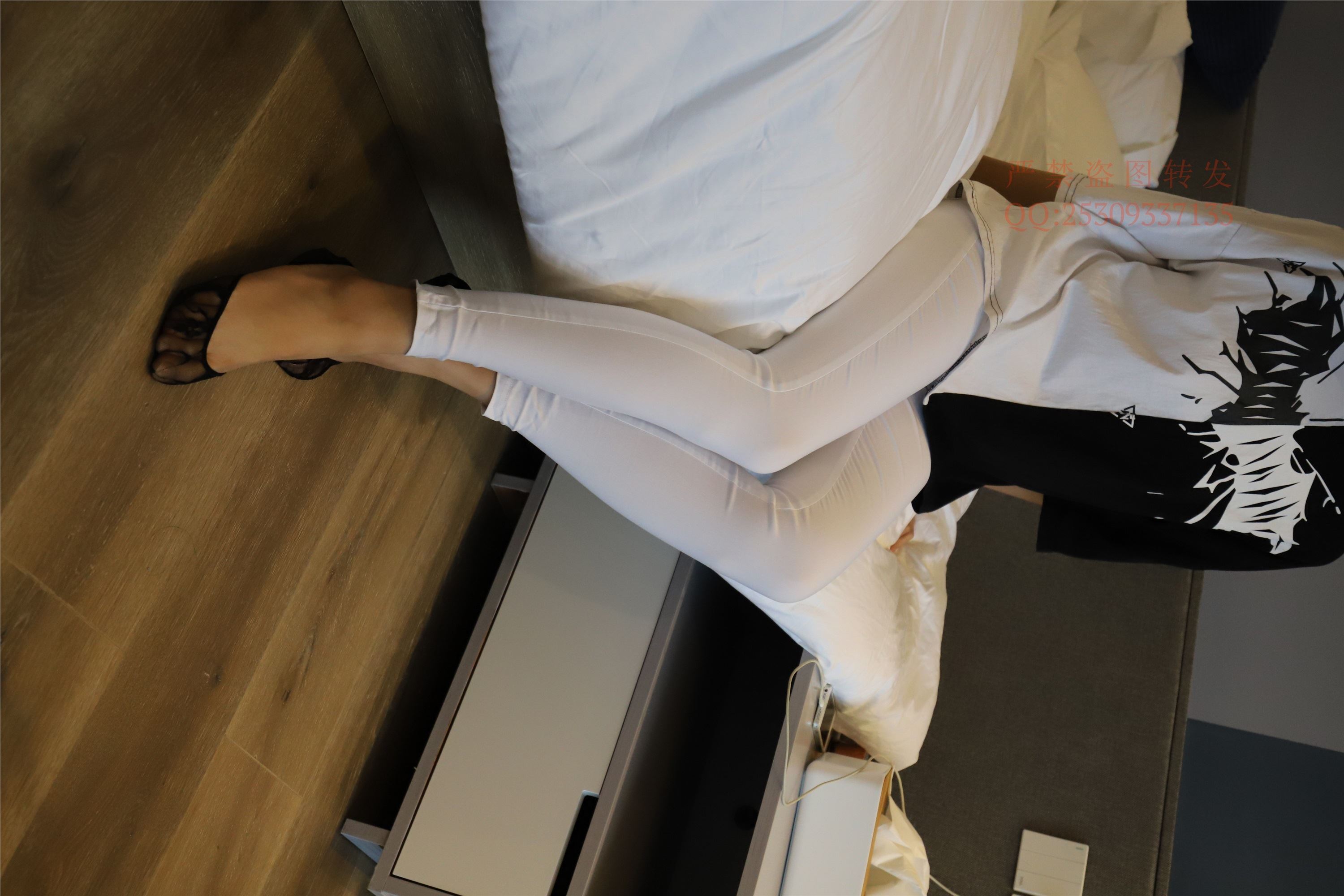 大西瓜套图 2018 7.8月活动模特一服务员船袜2