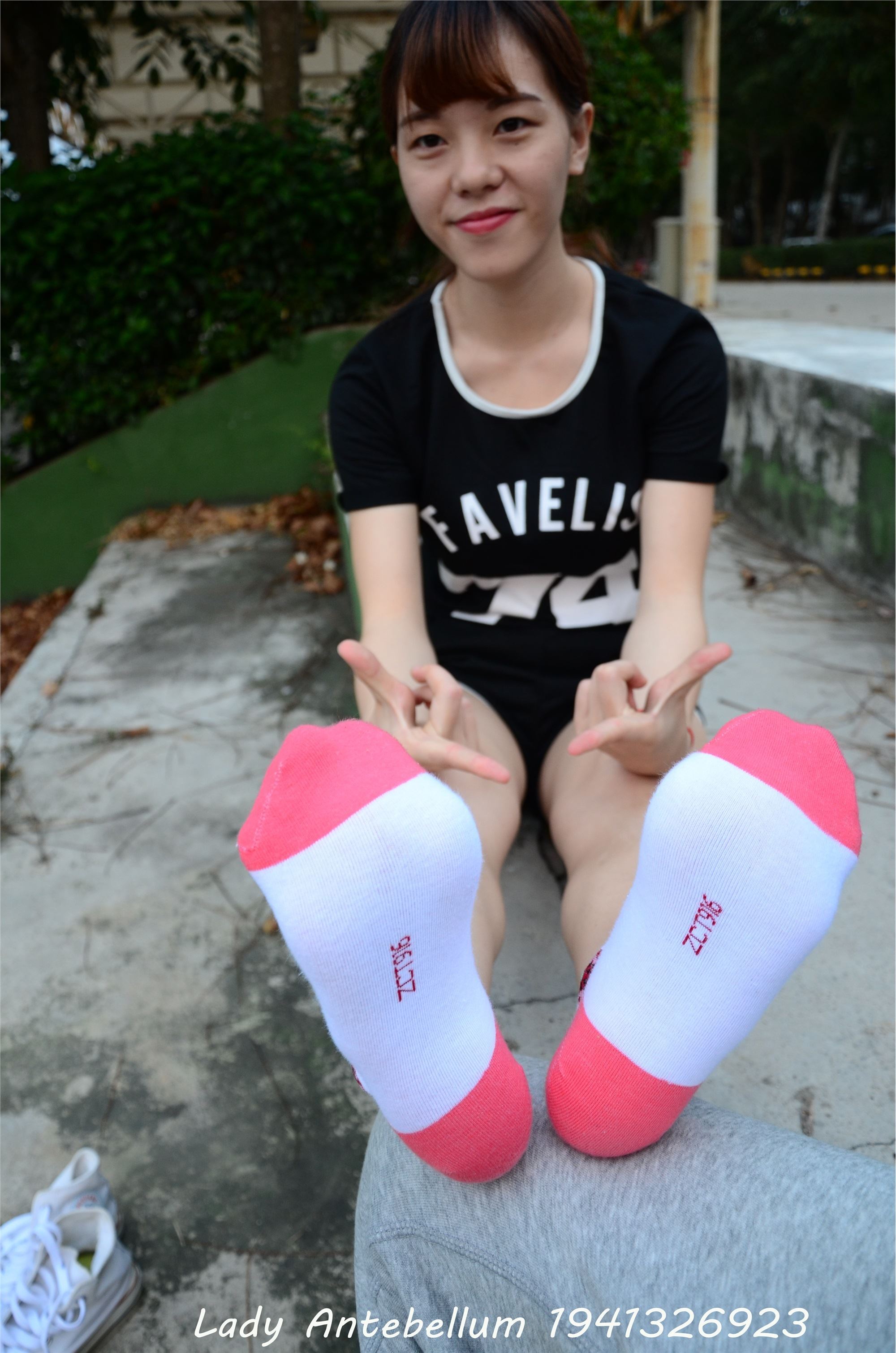 战前女神  恋足美腿棉袜女神级摄影套图 089