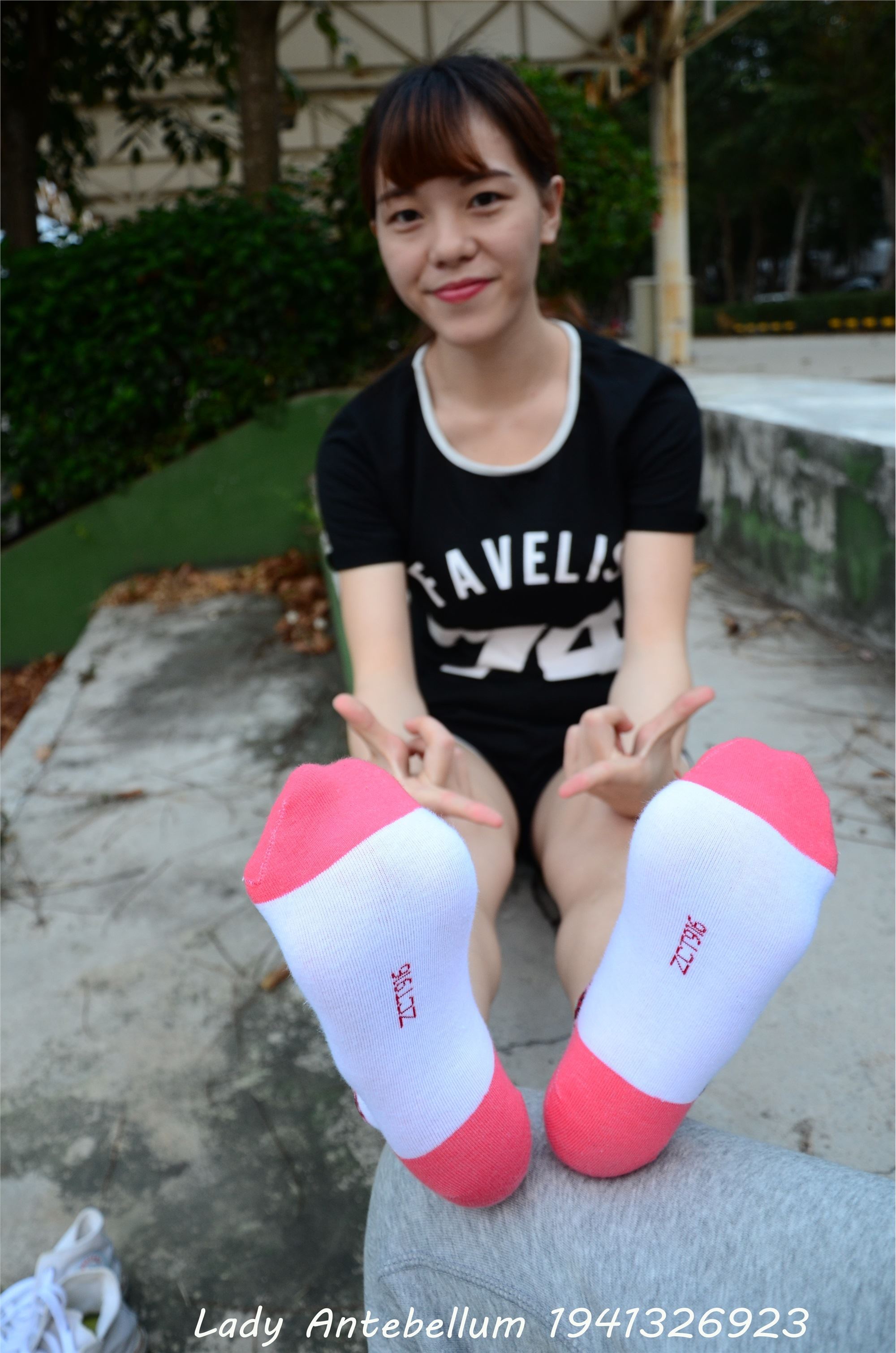 战前女神  恋足美腿棉袜女神级摄影套图 089