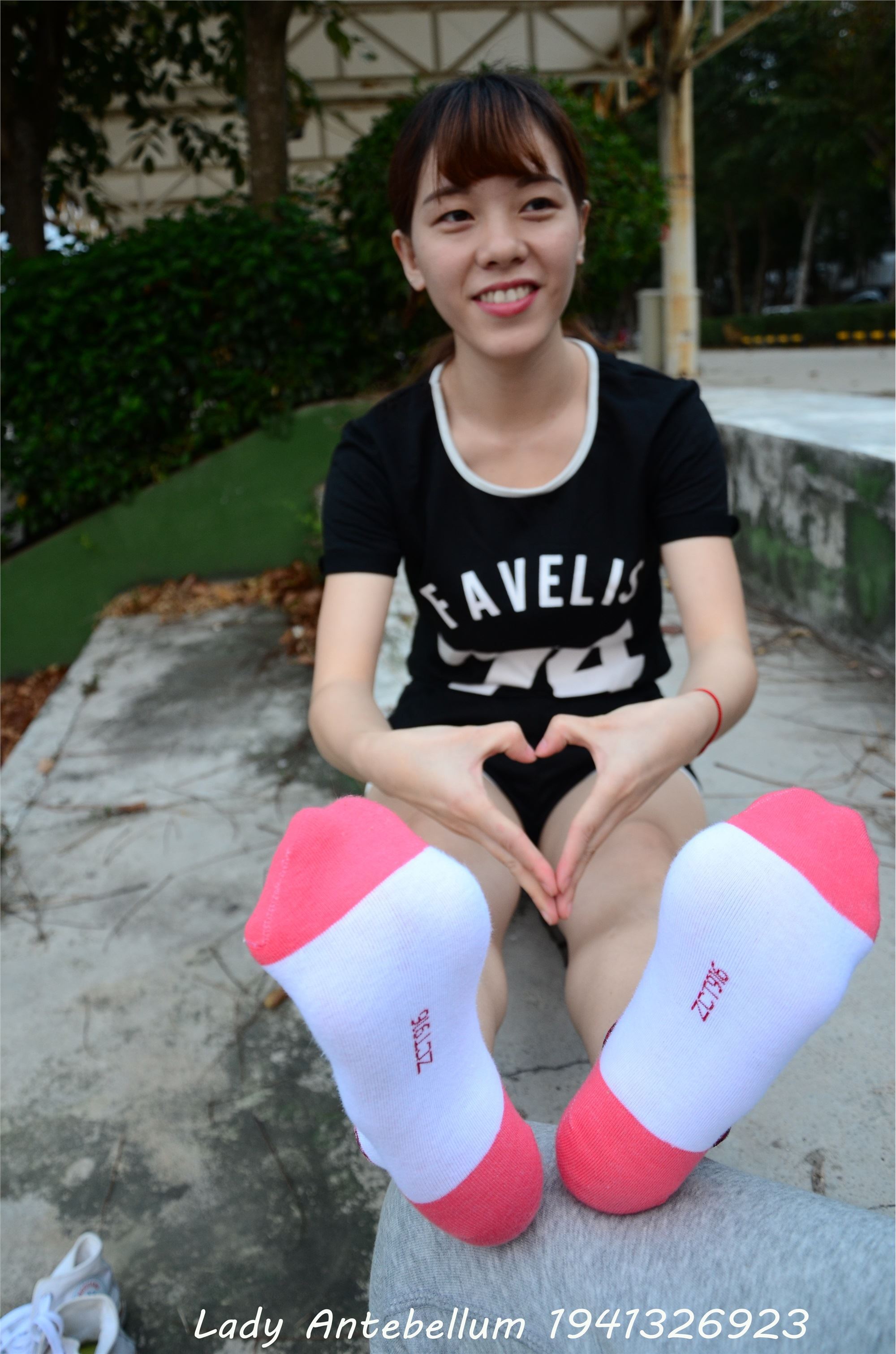 战前女神  恋足美腿棉袜女神级摄影套图 089