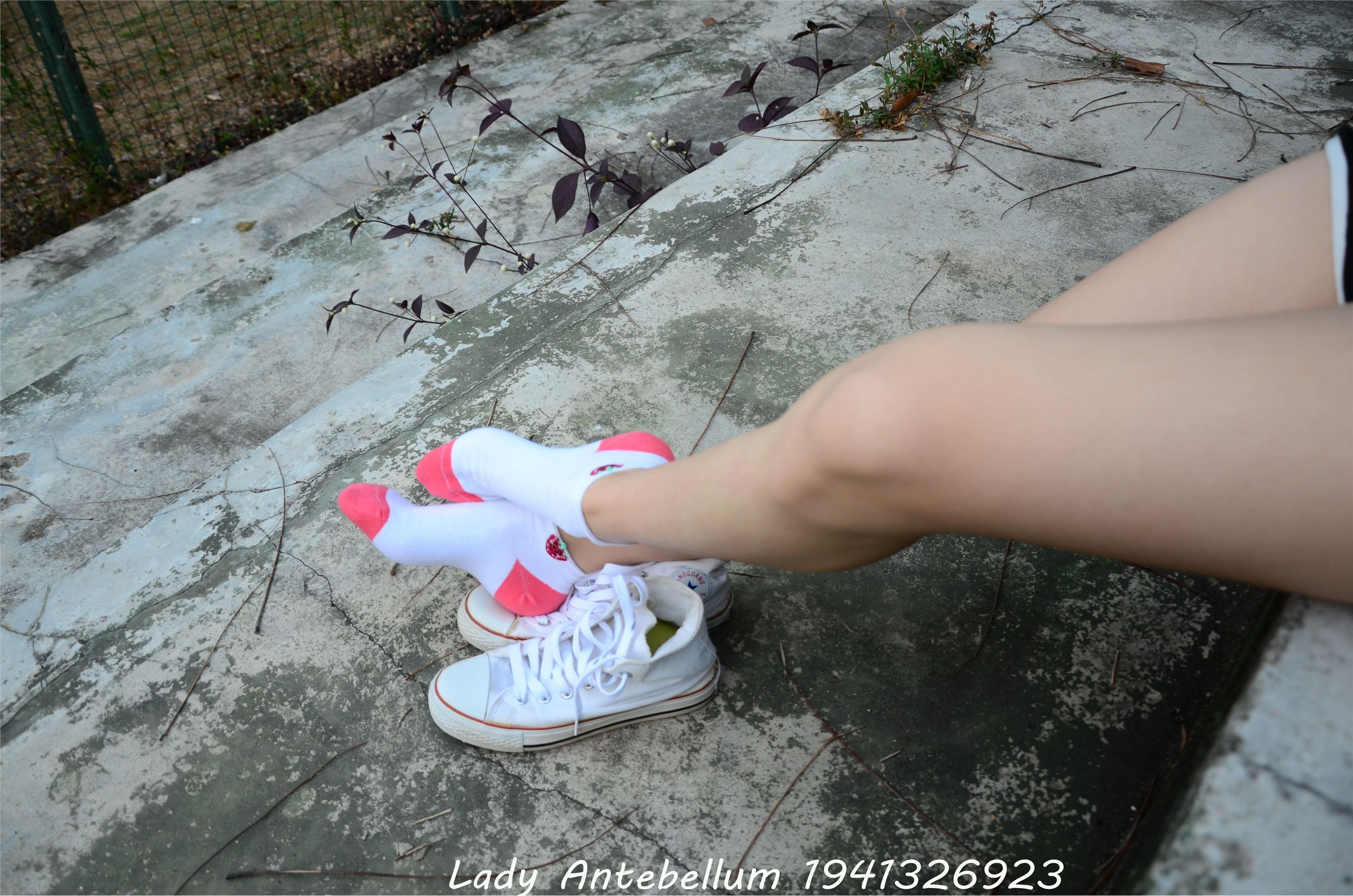 战前女神  恋足美腿棉袜女神级摄影套图 089