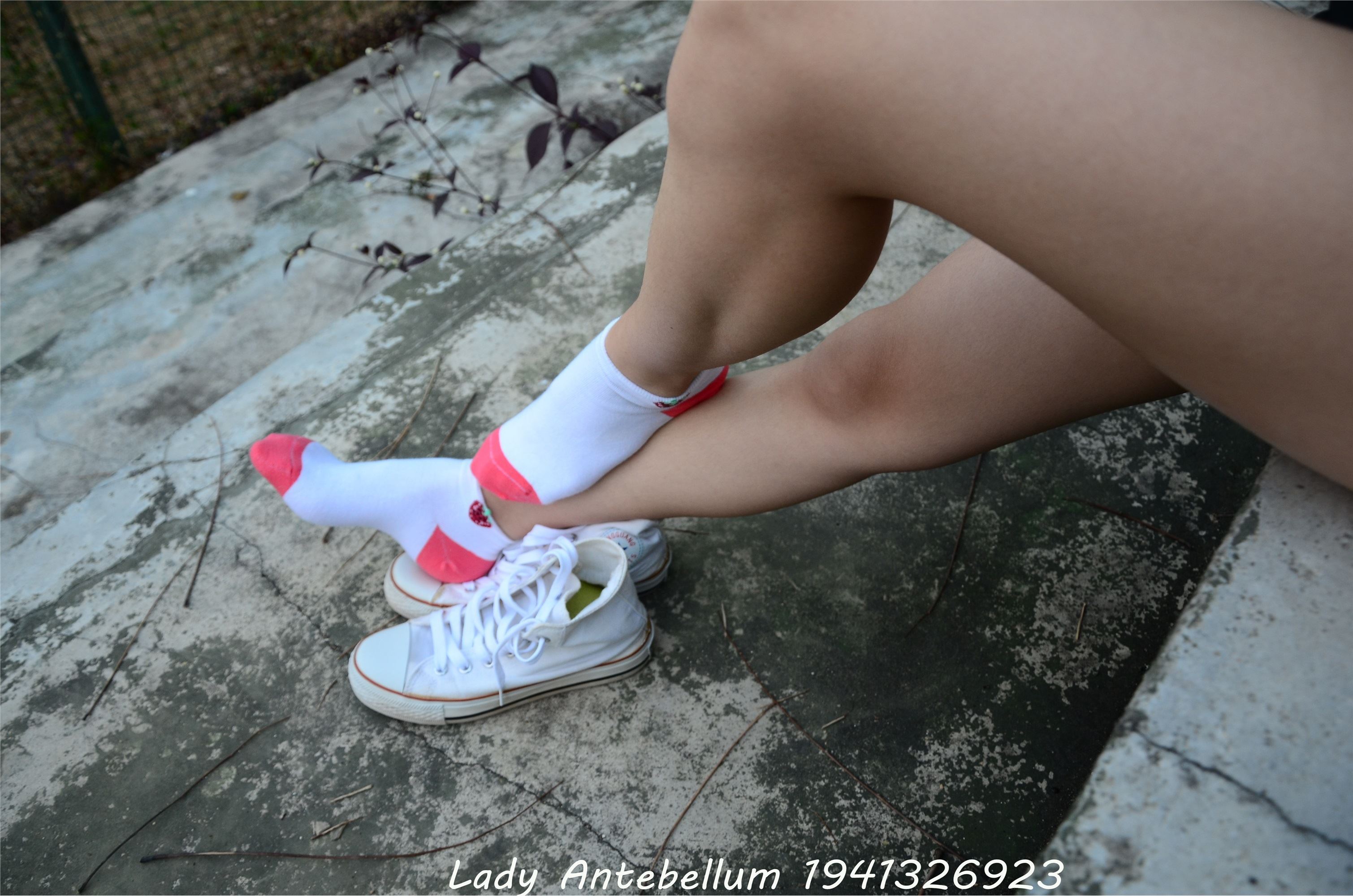 战前女神  恋足美腿棉袜女神级摄影套图 089