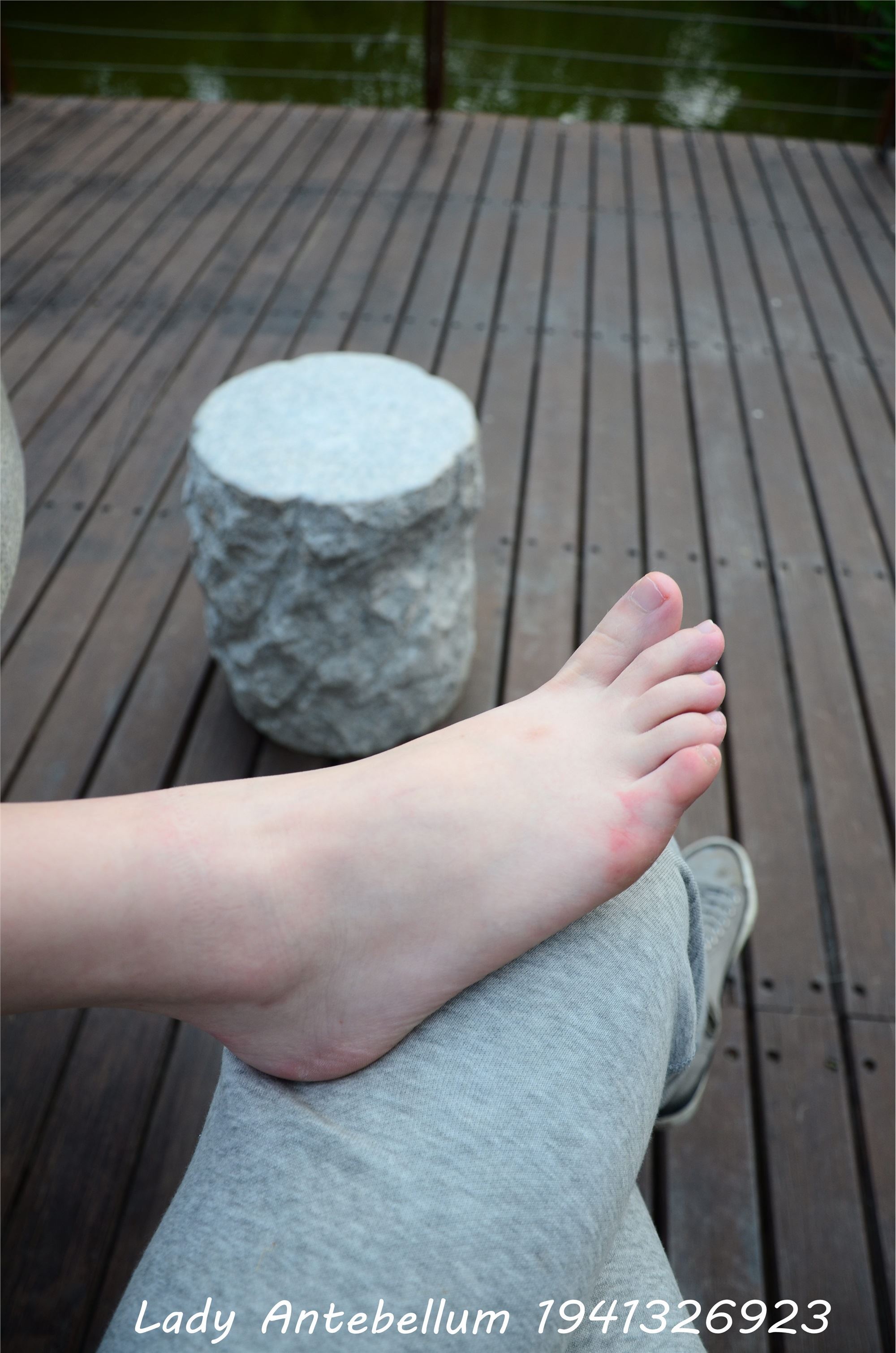 战前女神  恋足美腿棉袜女神级摄影套图 090