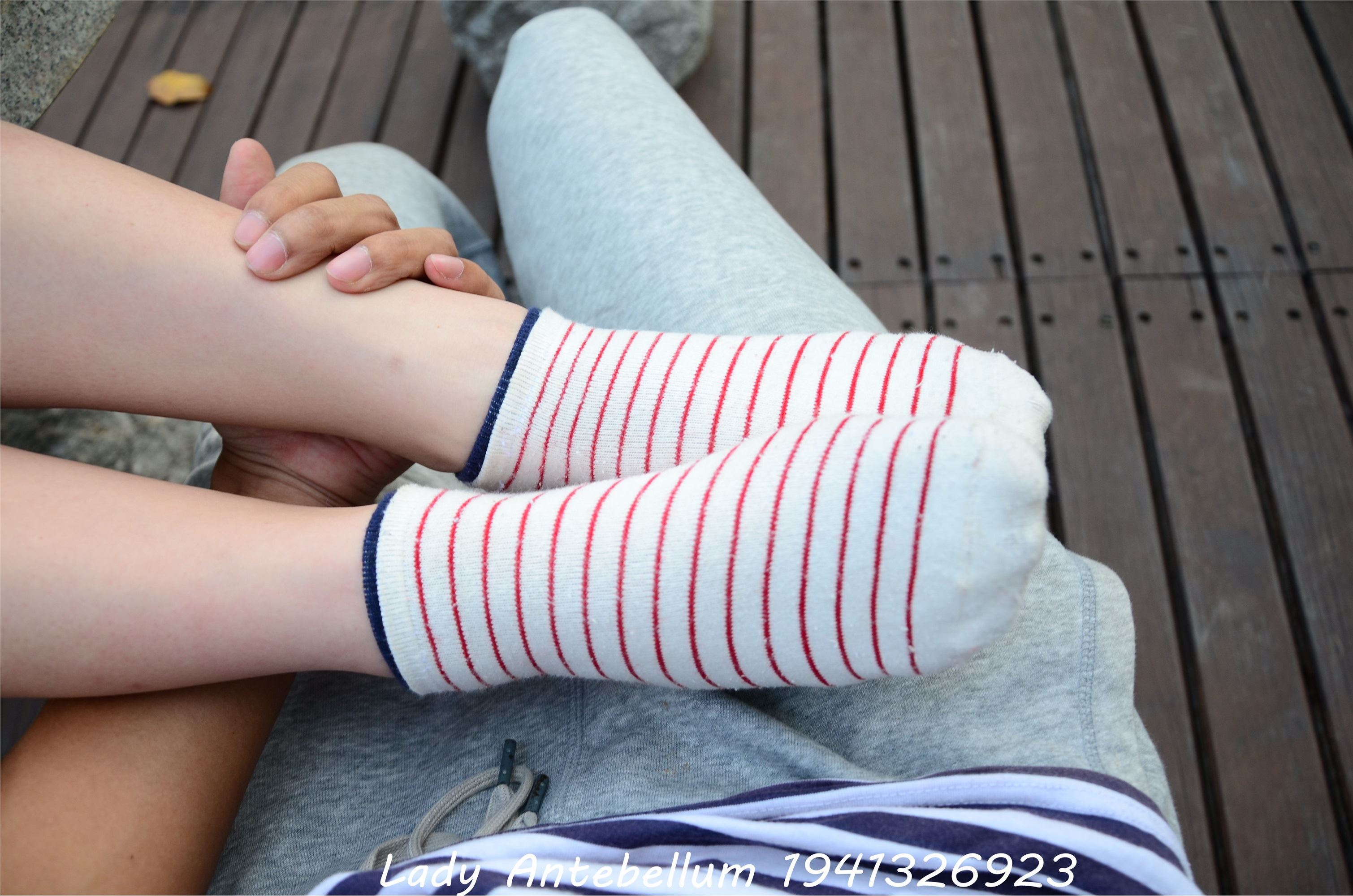 战前女神  恋足美腿棉袜女神级摄影套图 090