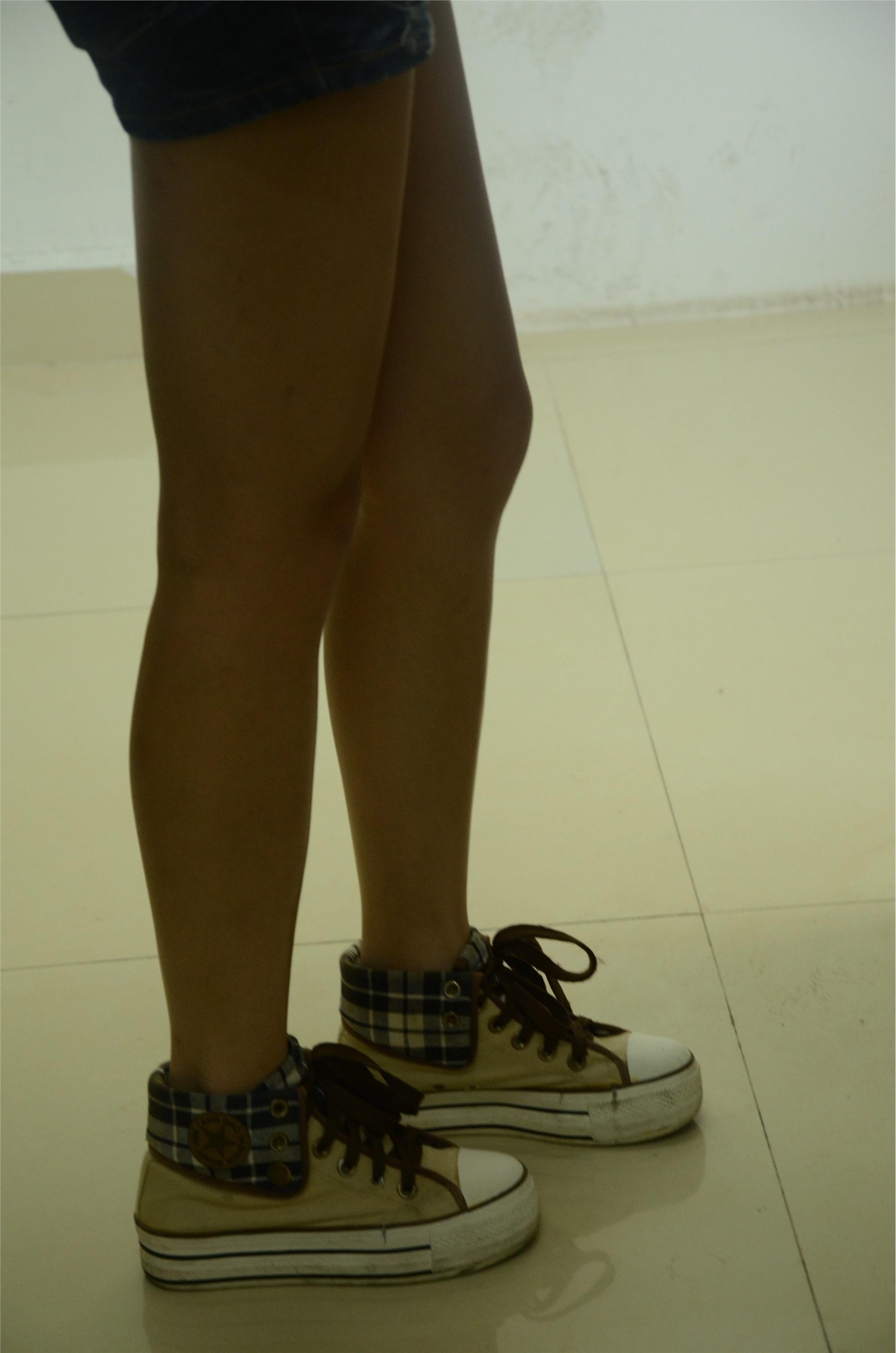 战前女神  恋足美腿棉袜女神级摄影套图 081