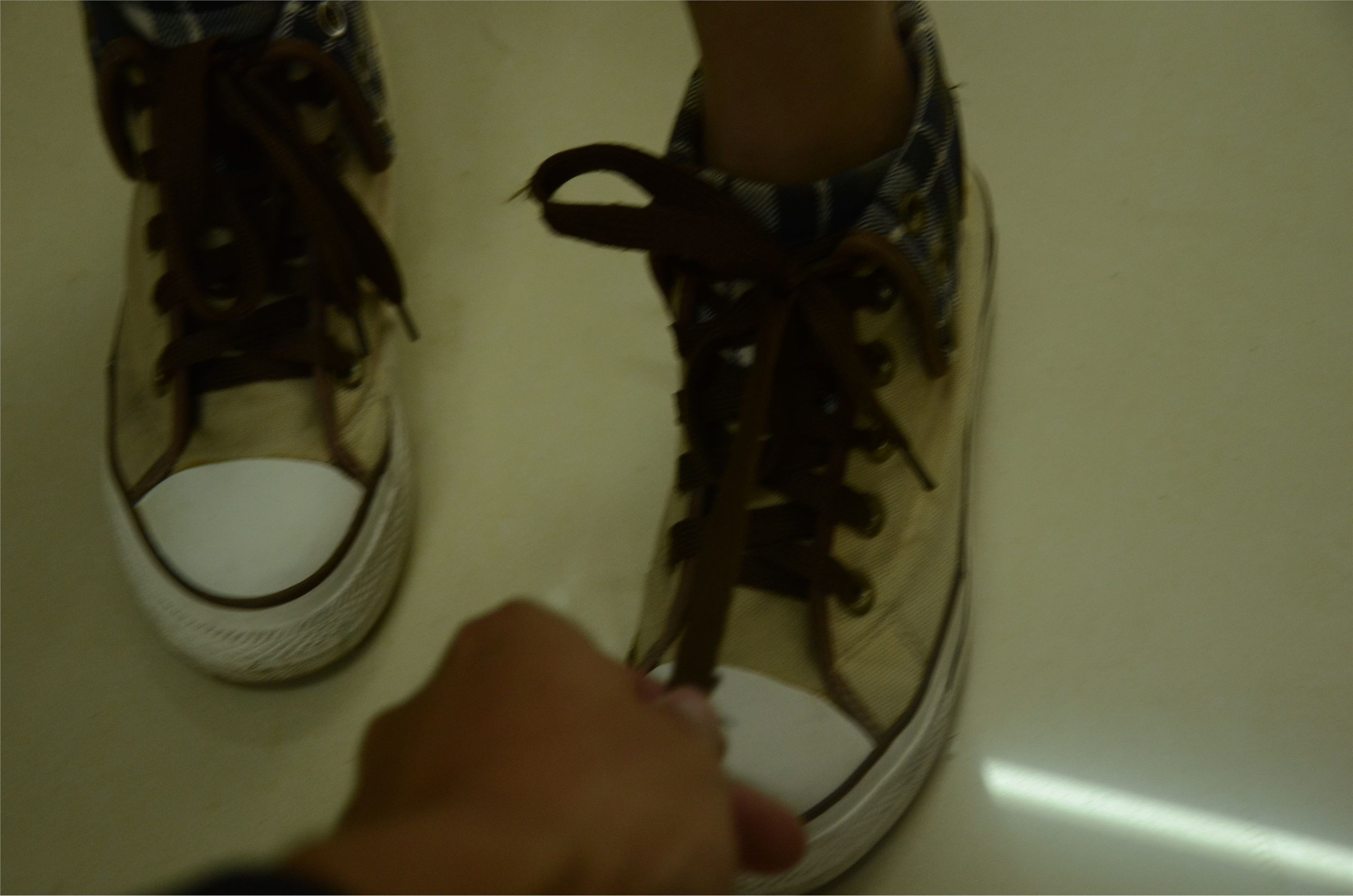 战前女神  恋足美腿棉袜女神级摄影套图 081