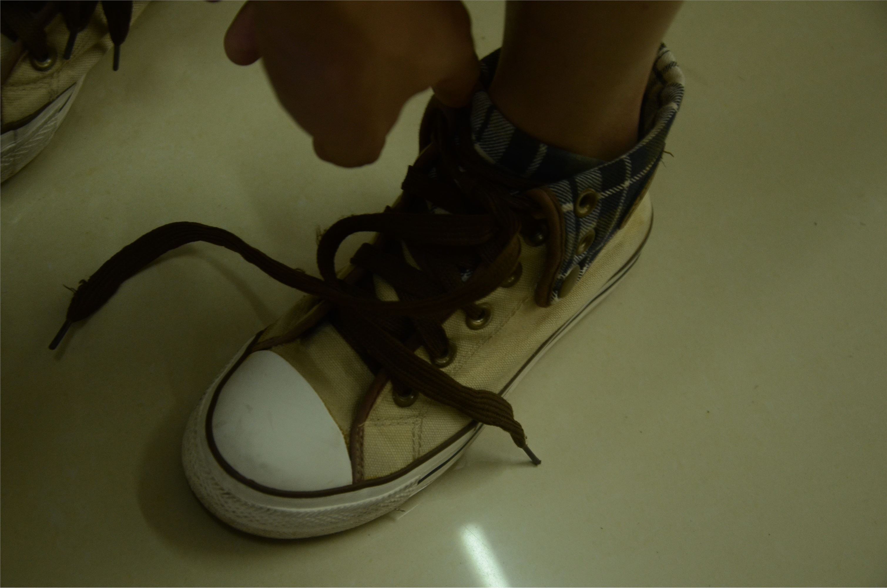 战前女神  恋足美腿棉袜女神级摄影套图 081