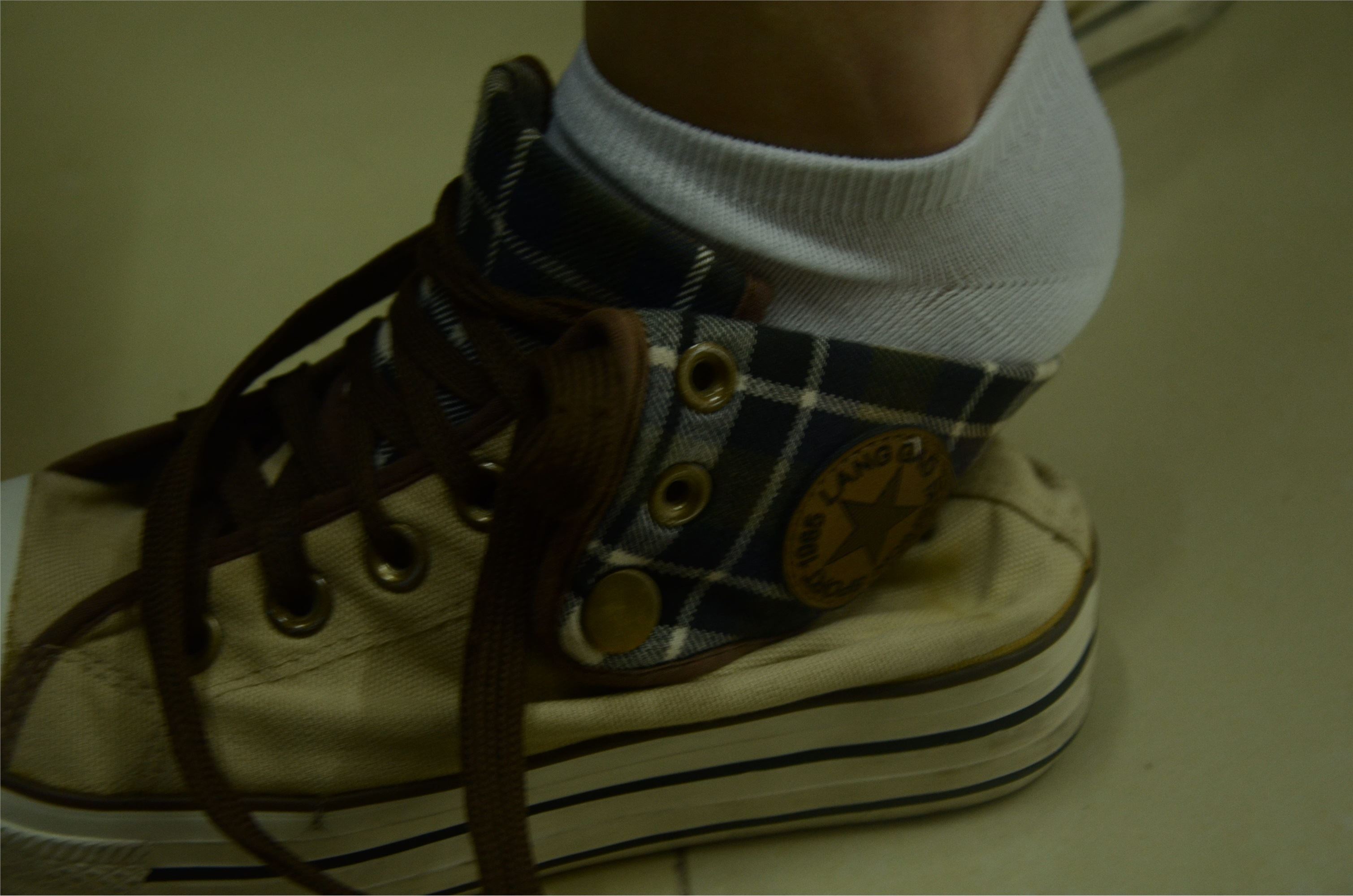 战前女神  恋足美腿棉袜女神级摄影套图 081