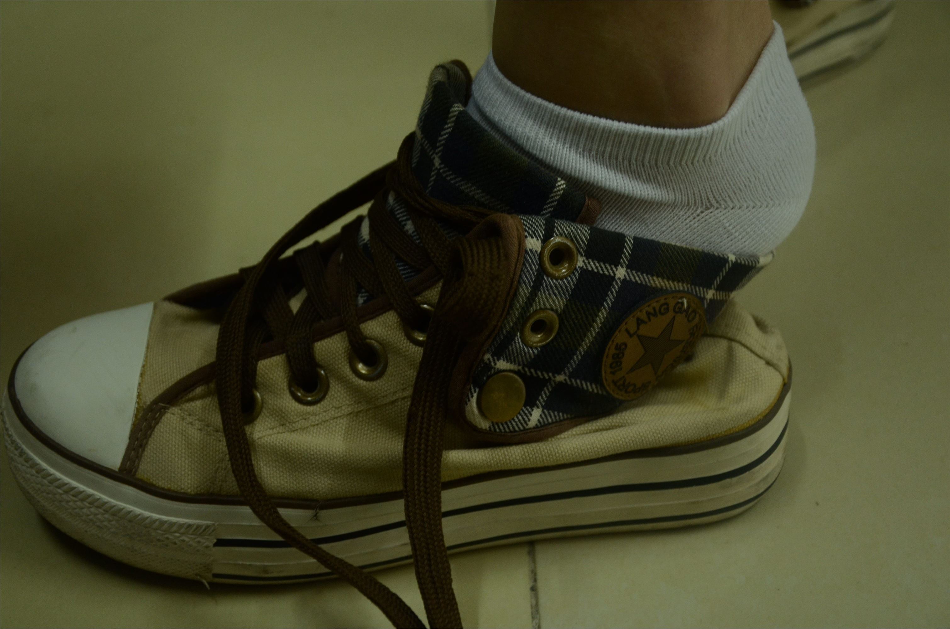 战前女神  恋足美腿棉袜女神级摄影套图 081