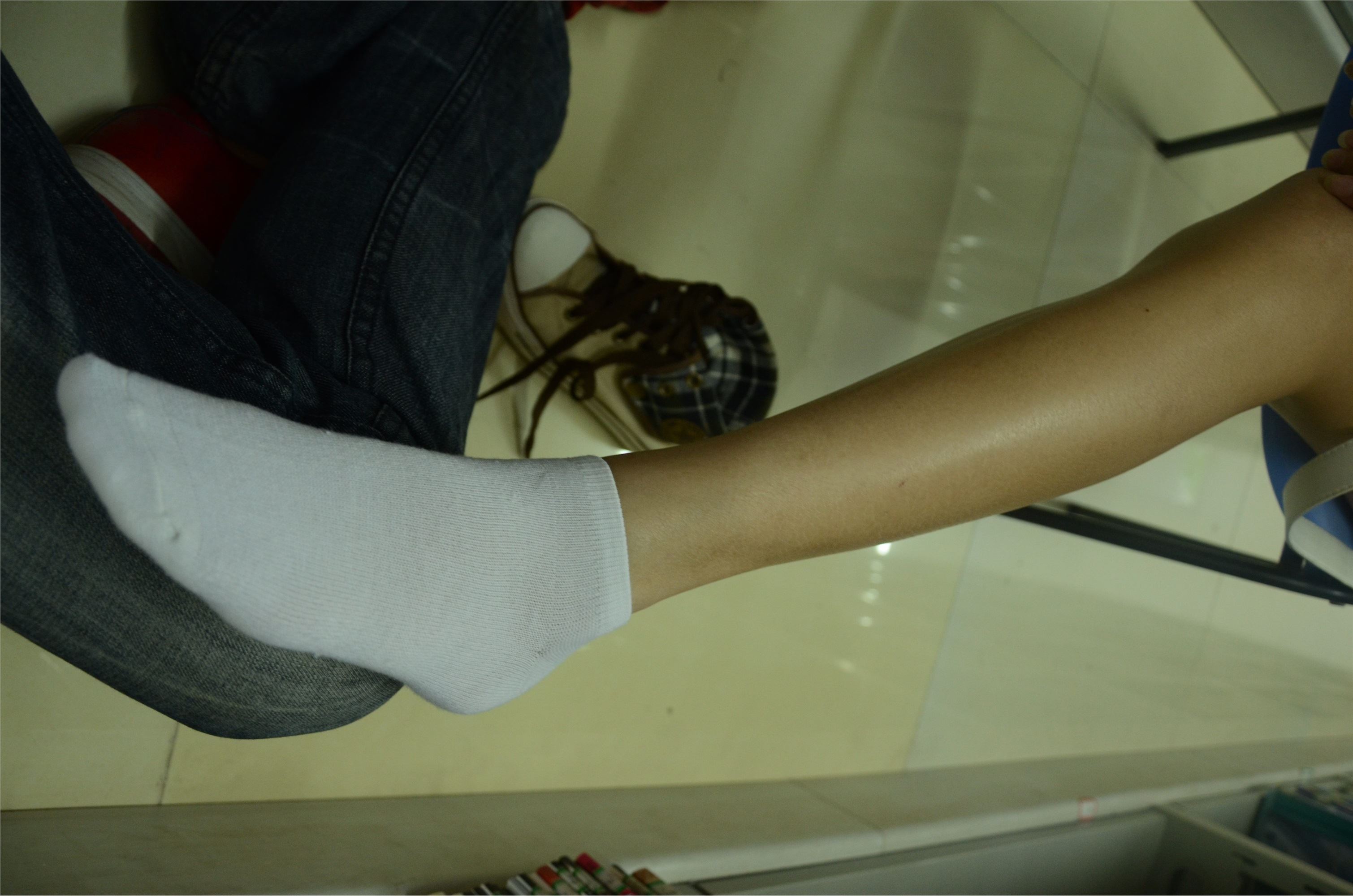 战前女神  恋足美腿棉袜女神级摄影套图 081