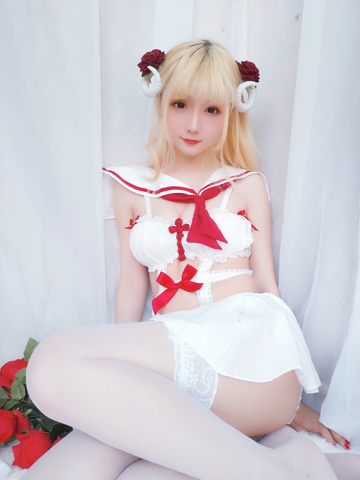 星之迟迟美女图片 VOL.8 玫瑰月光包 玫瑰味黑丝 白月光与红玫瑰