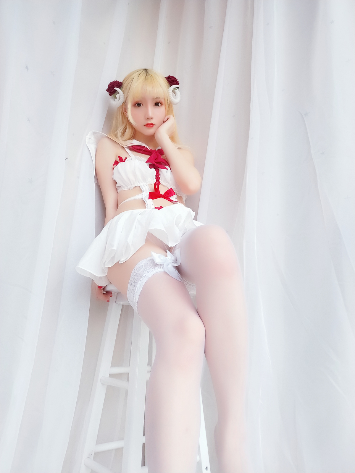 星之迟迟美女图片 VOL.8 玫瑰月光包 玫瑰味黑丝 白月光与红玫瑰