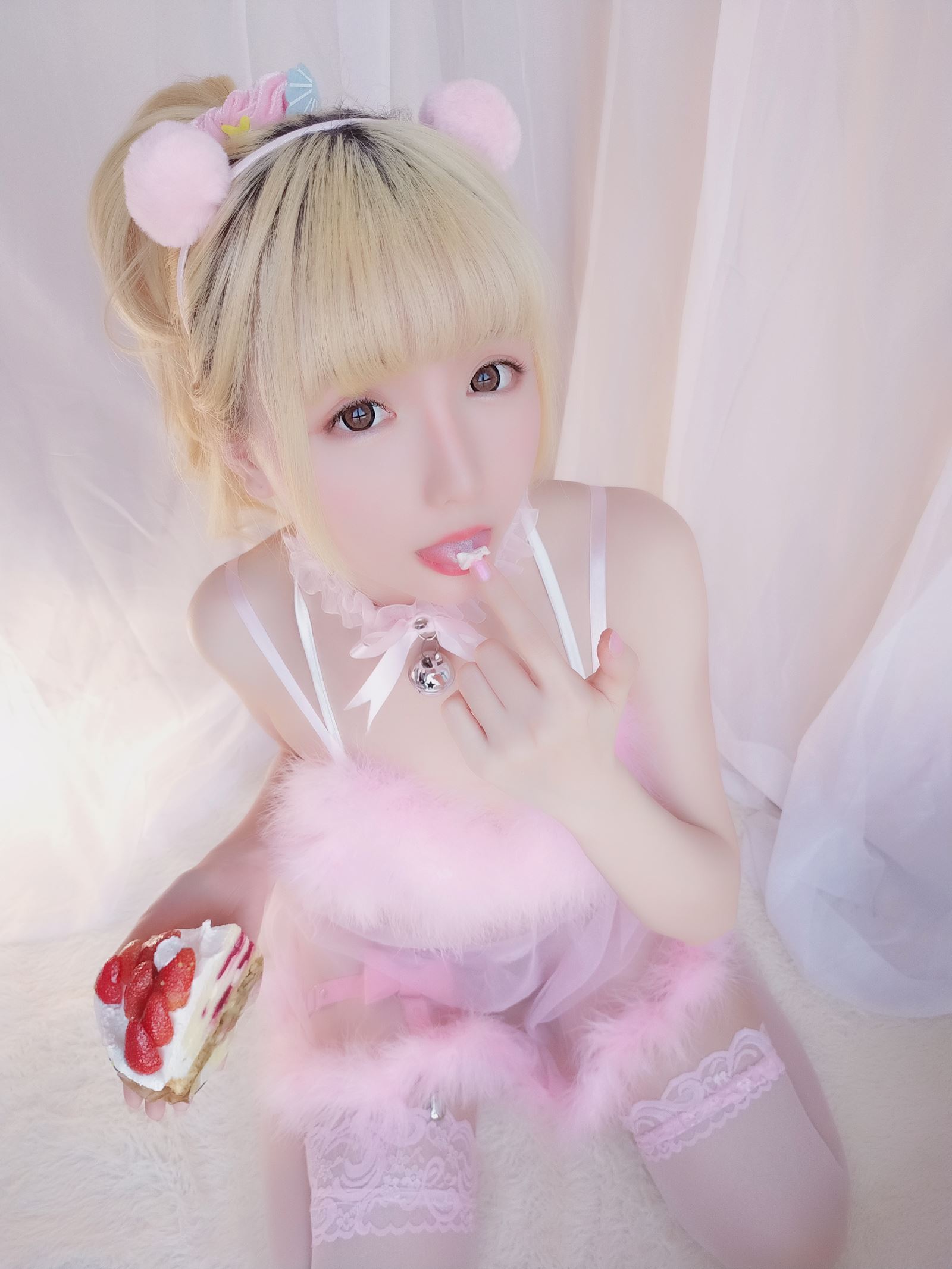 星之迟迟美女图片 VOL.9 草莓睡衣包