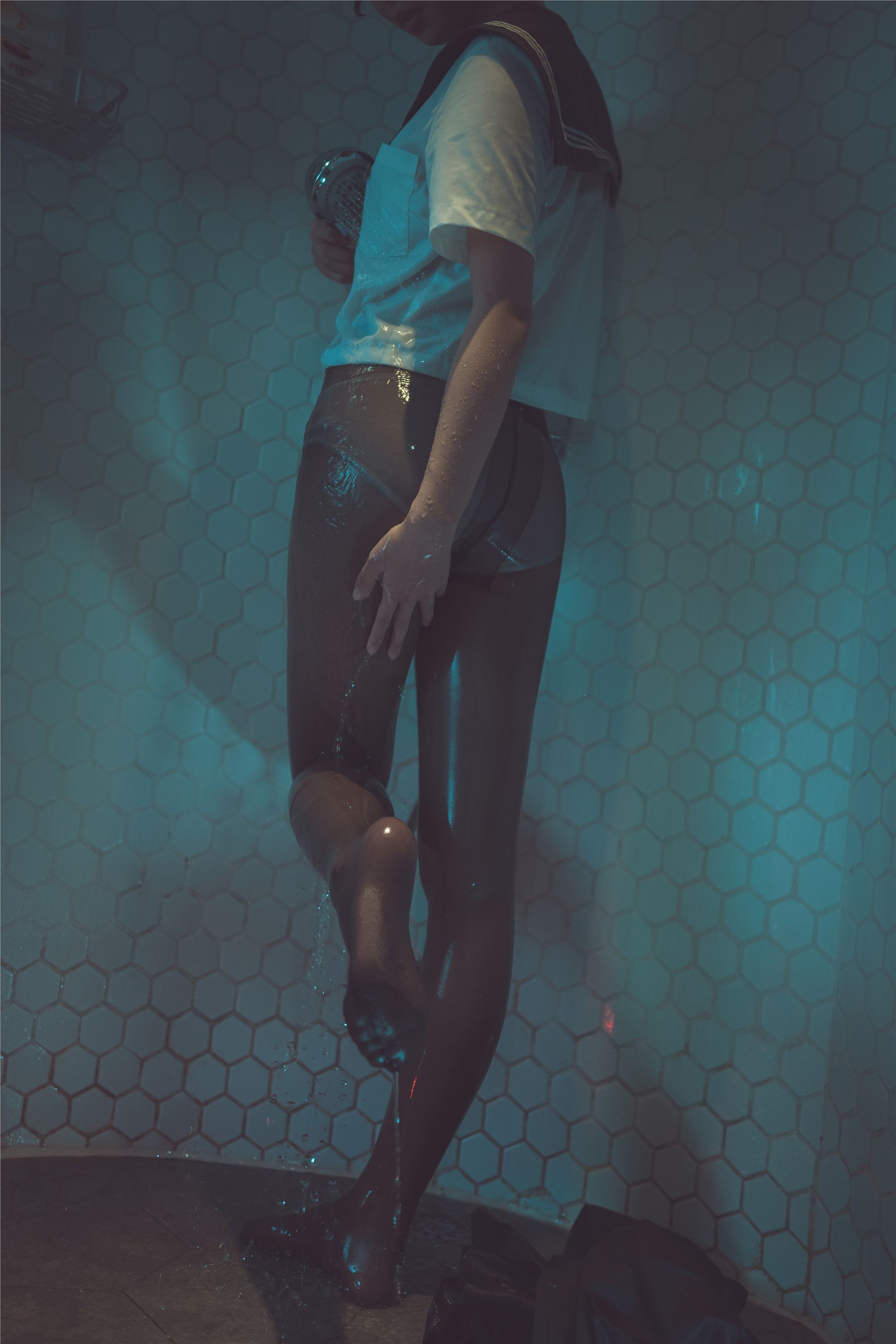 面饼仙儿 – 脑内少女 浴缸黑丝