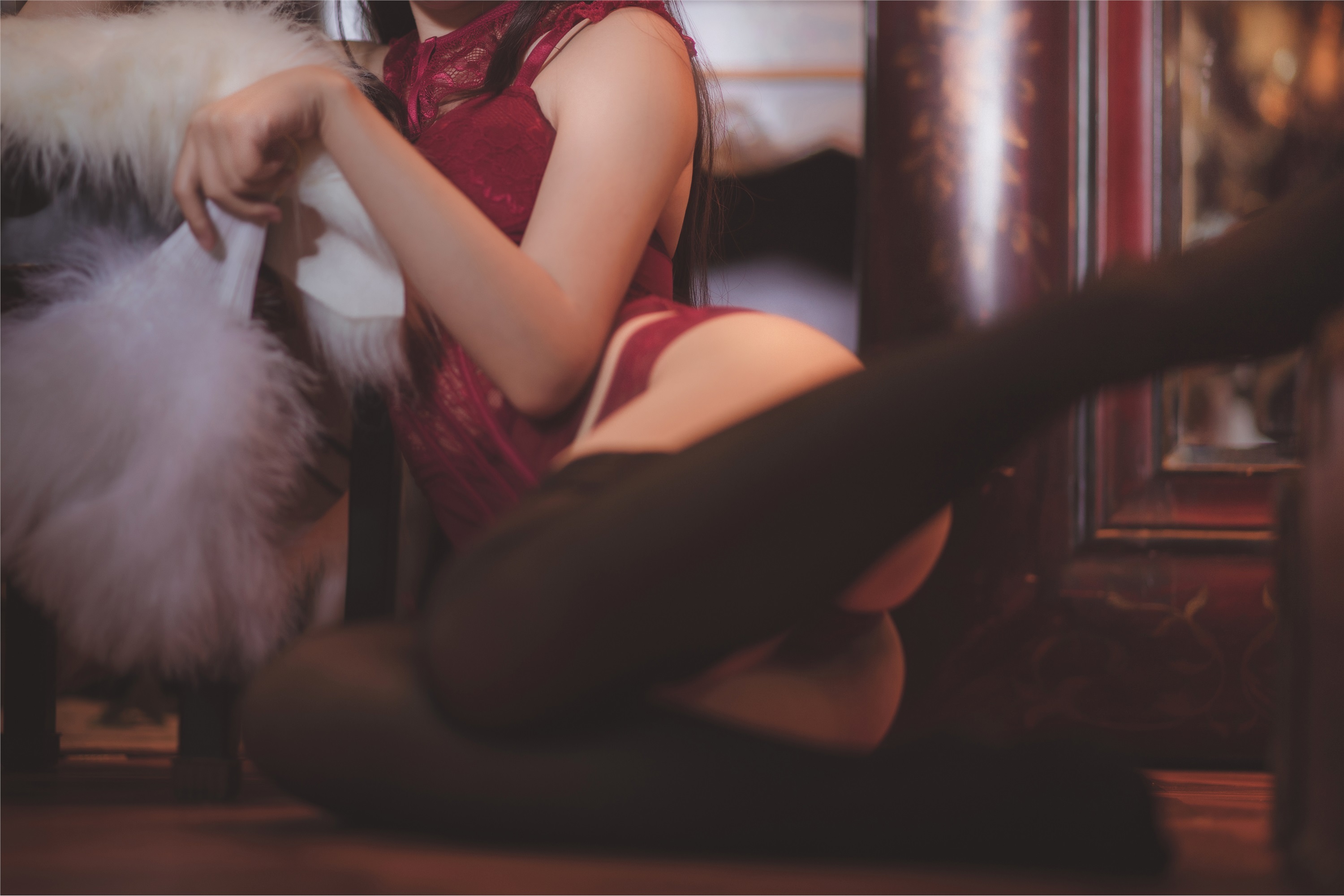 面饼仙儿 – 脑内少女 红色束衣