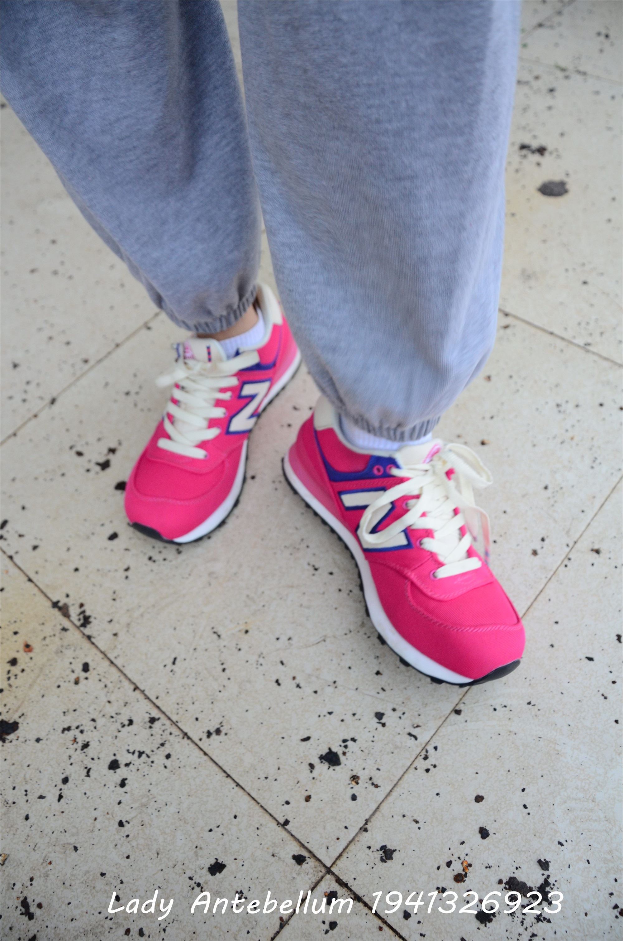 战前女神  恋足美腿棉袜女神级摄影套图 082