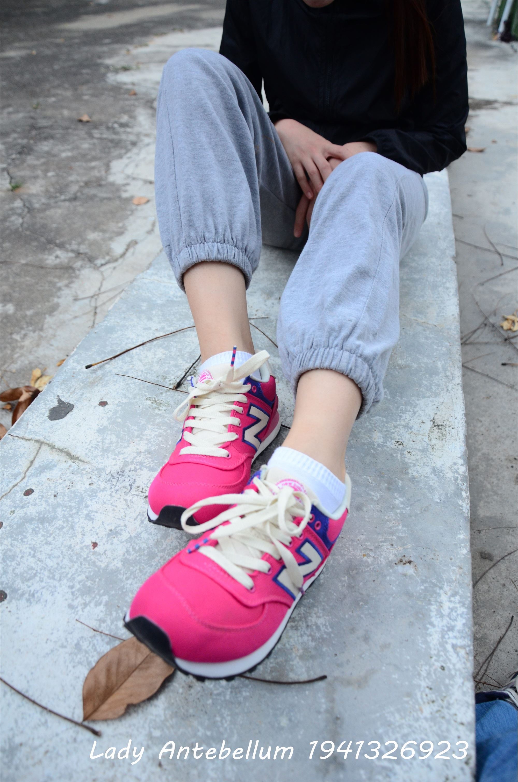 战前女神  恋足美腿棉袜女神级摄影套图 082