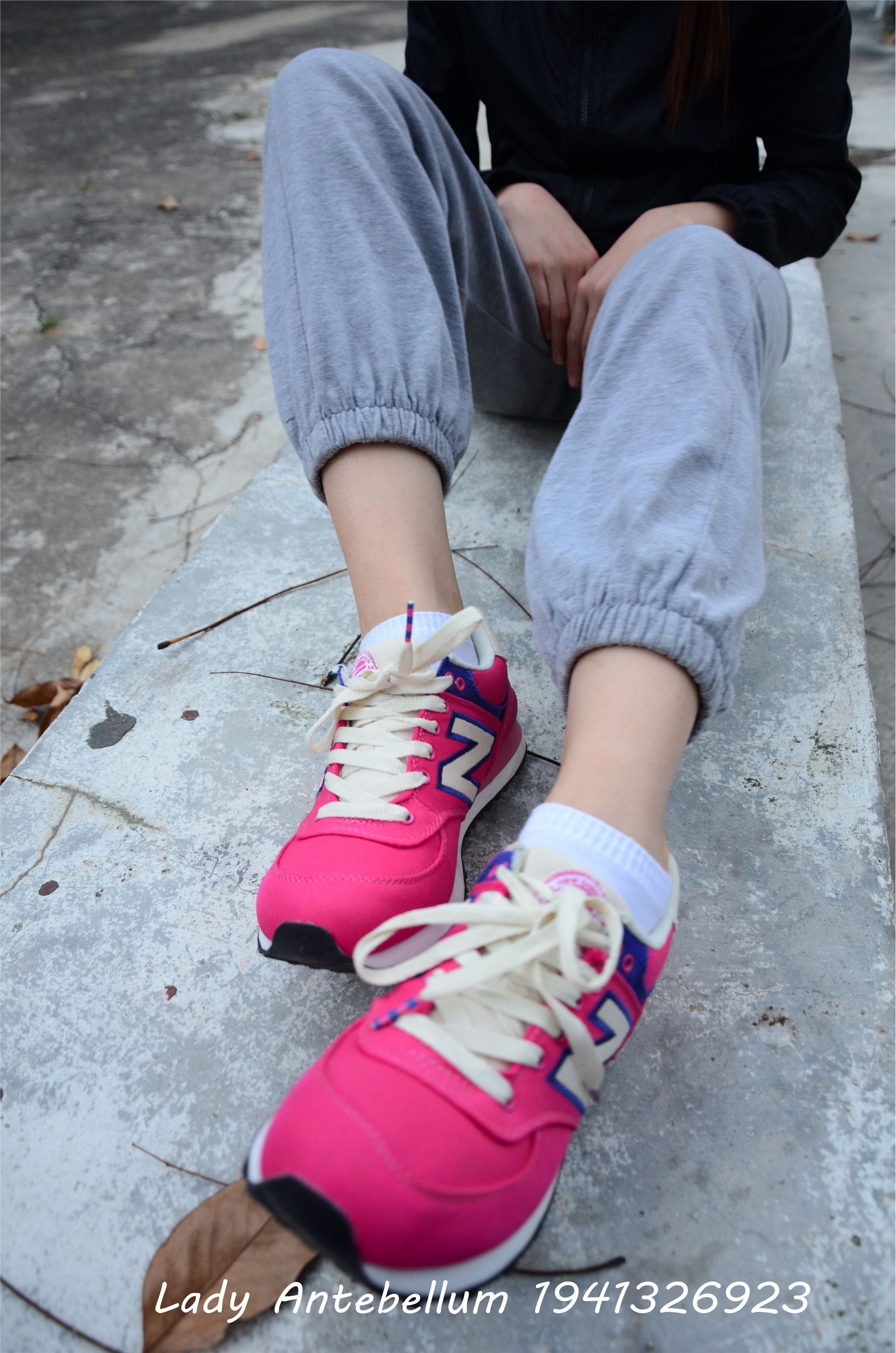 战前女神  恋足美腿棉袜女神级摄影套图 082