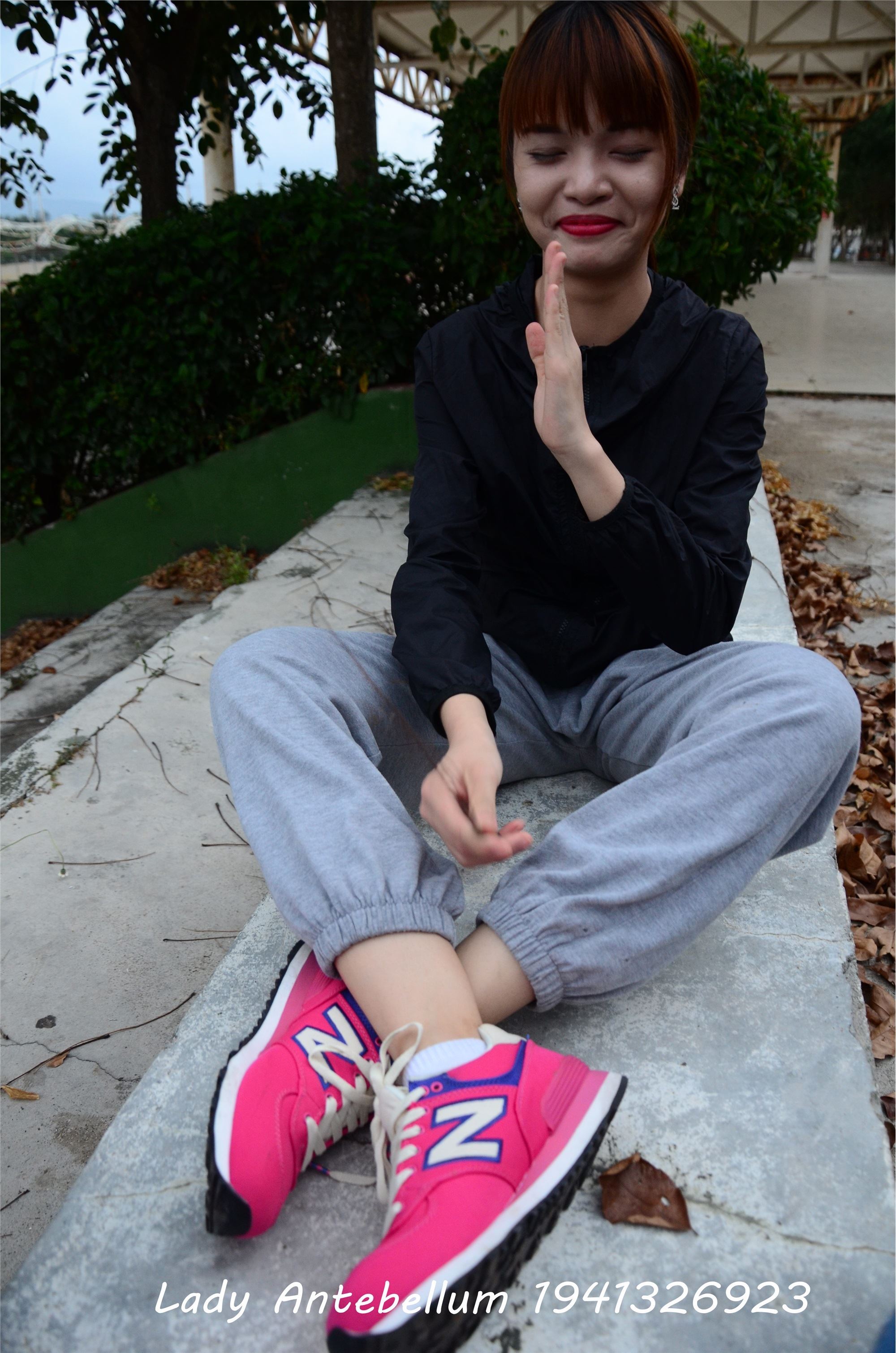 战前女神  恋足美腿棉袜女神级摄影套图 082