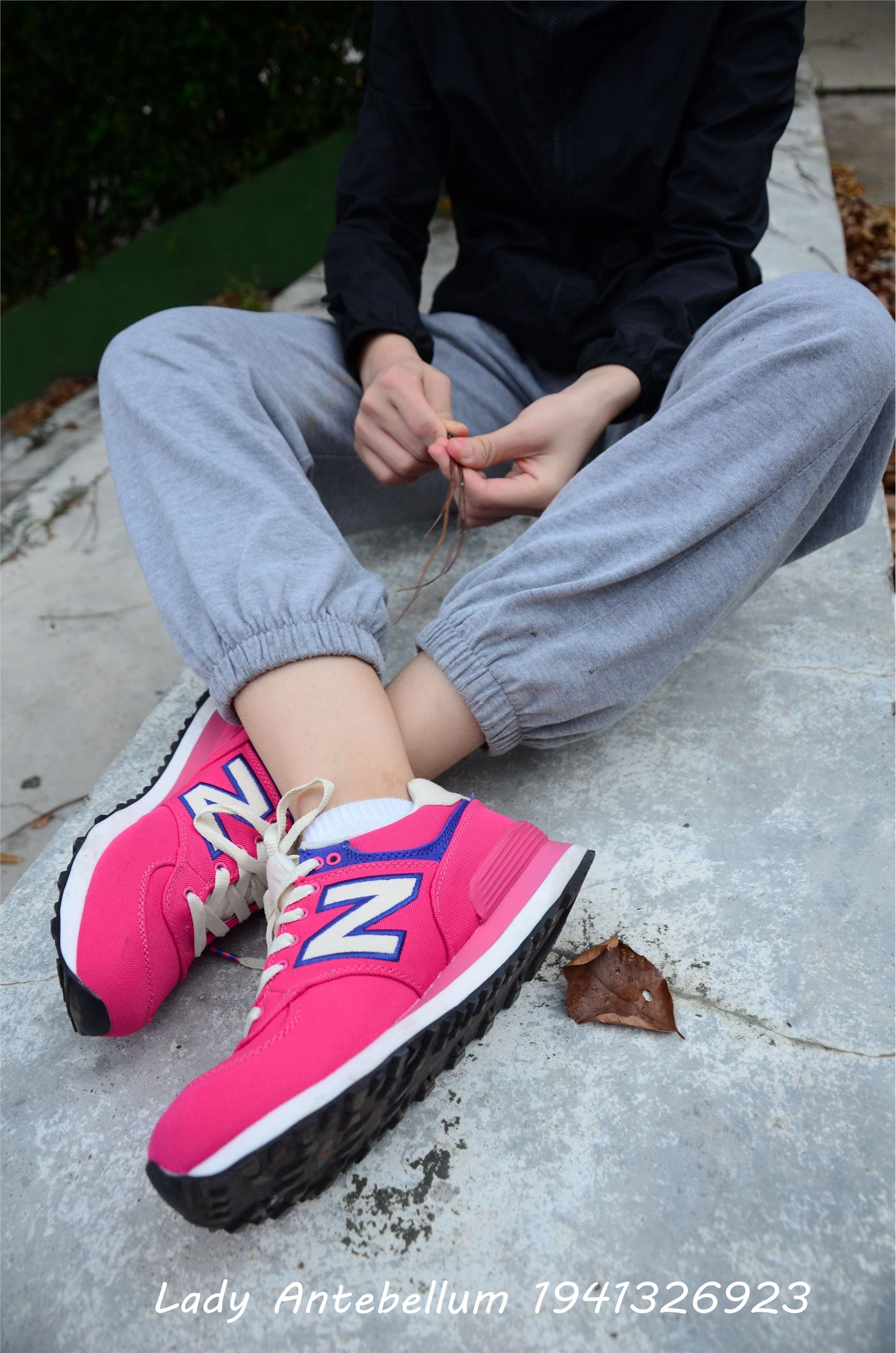 战前女神  恋足美腿棉袜女神级摄影套图 082