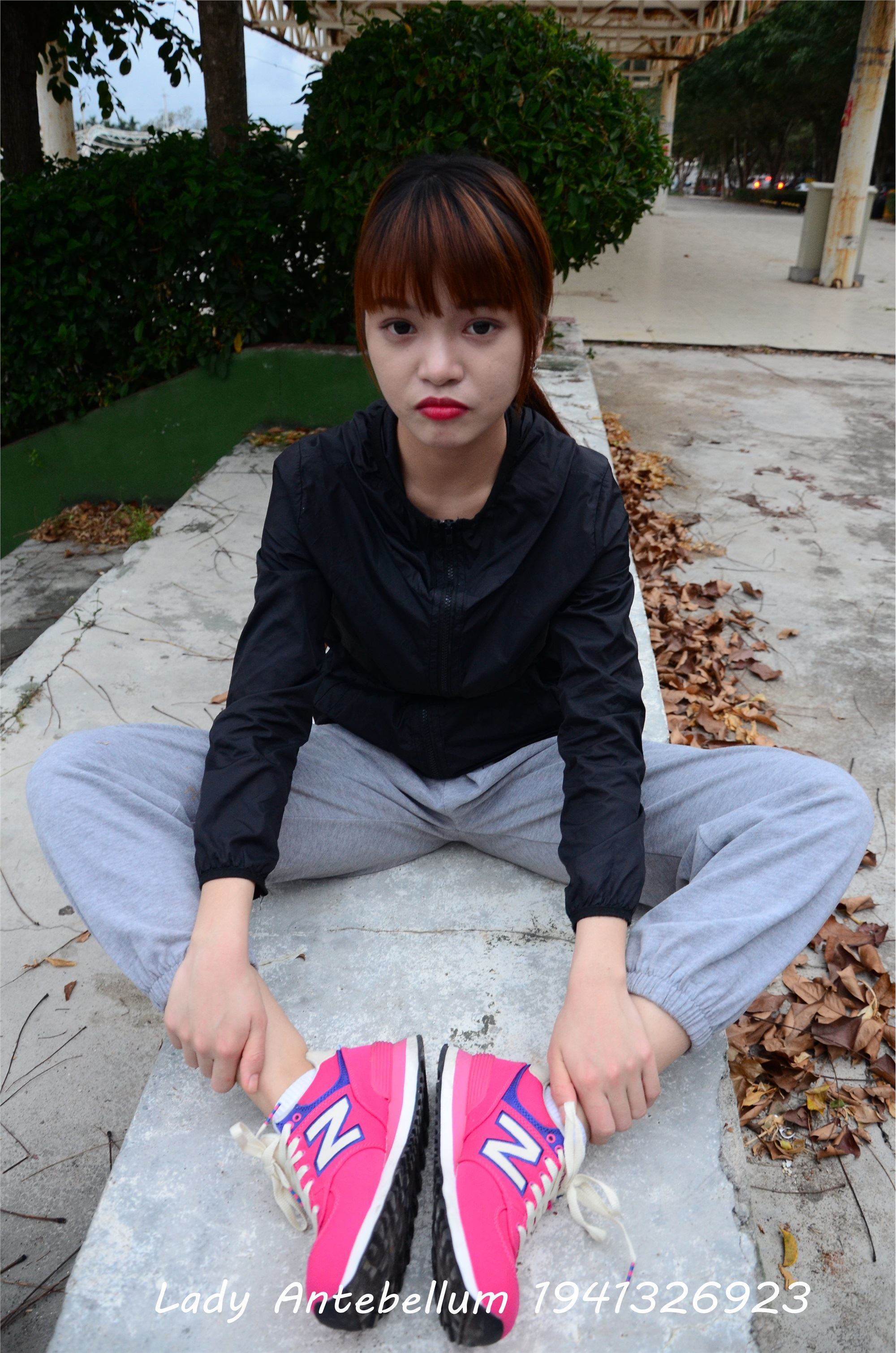 战前女神  恋足美腿棉袜女神级摄影套图 082