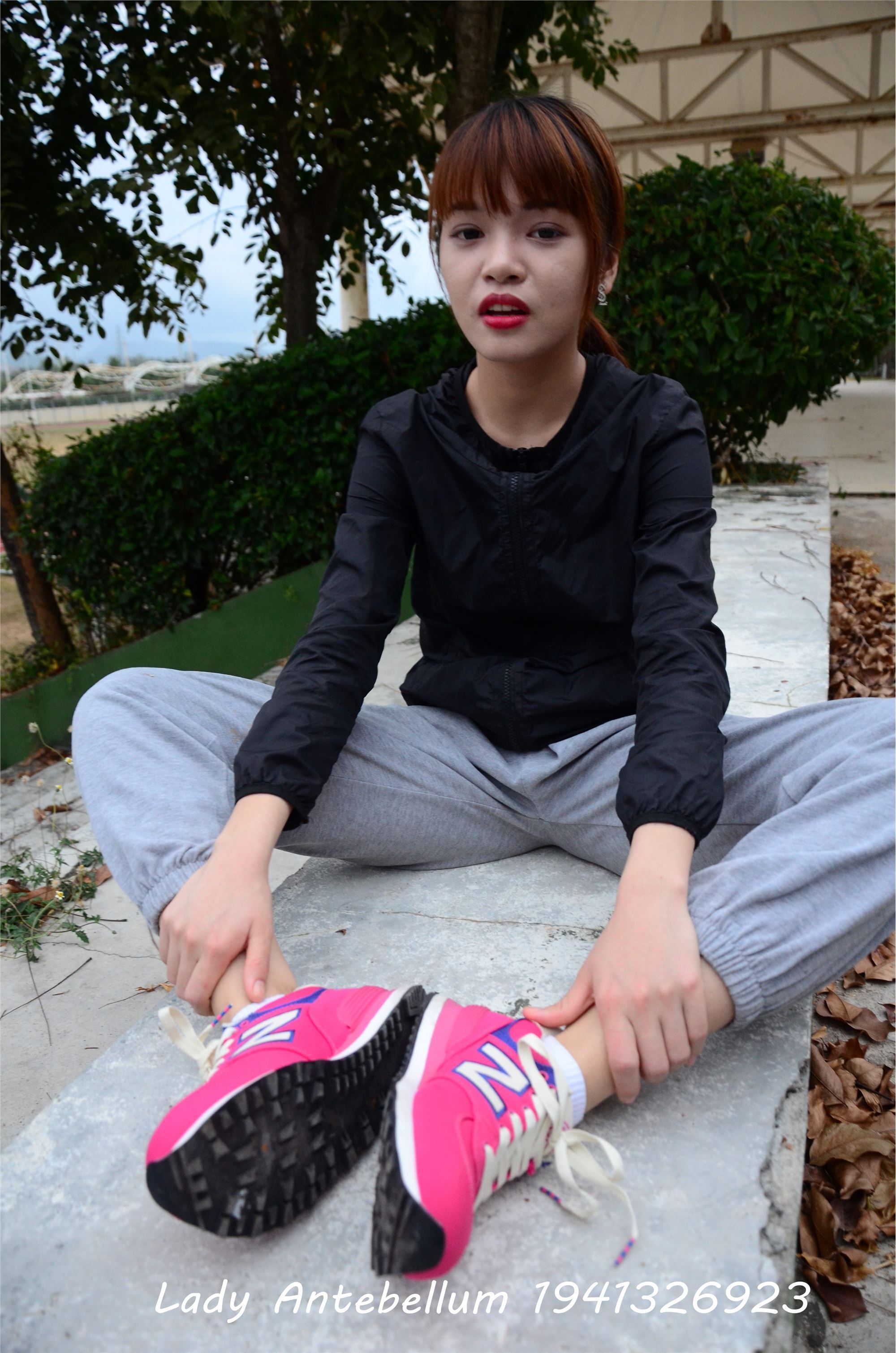 战前女神  恋足美腿棉袜女神级摄影套图 082