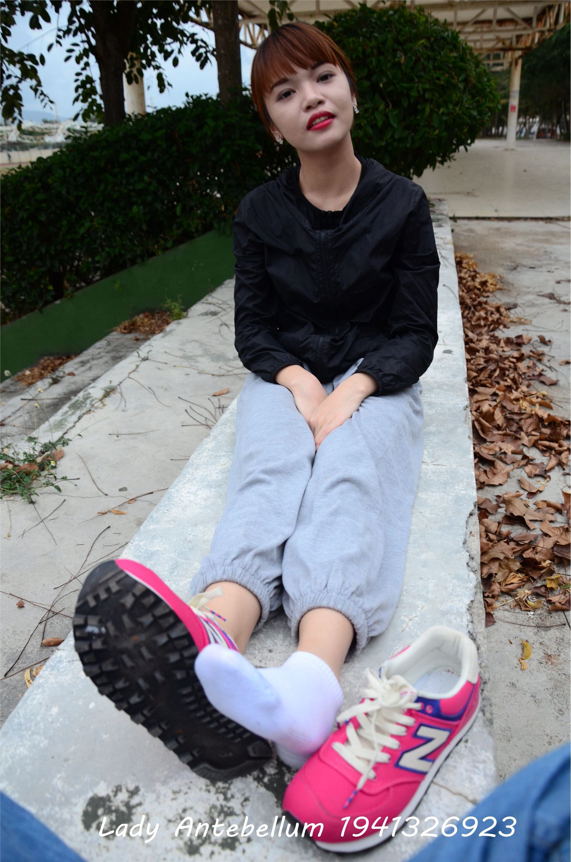 战前女神  恋足美腿棉袜女神级摄影套图 082