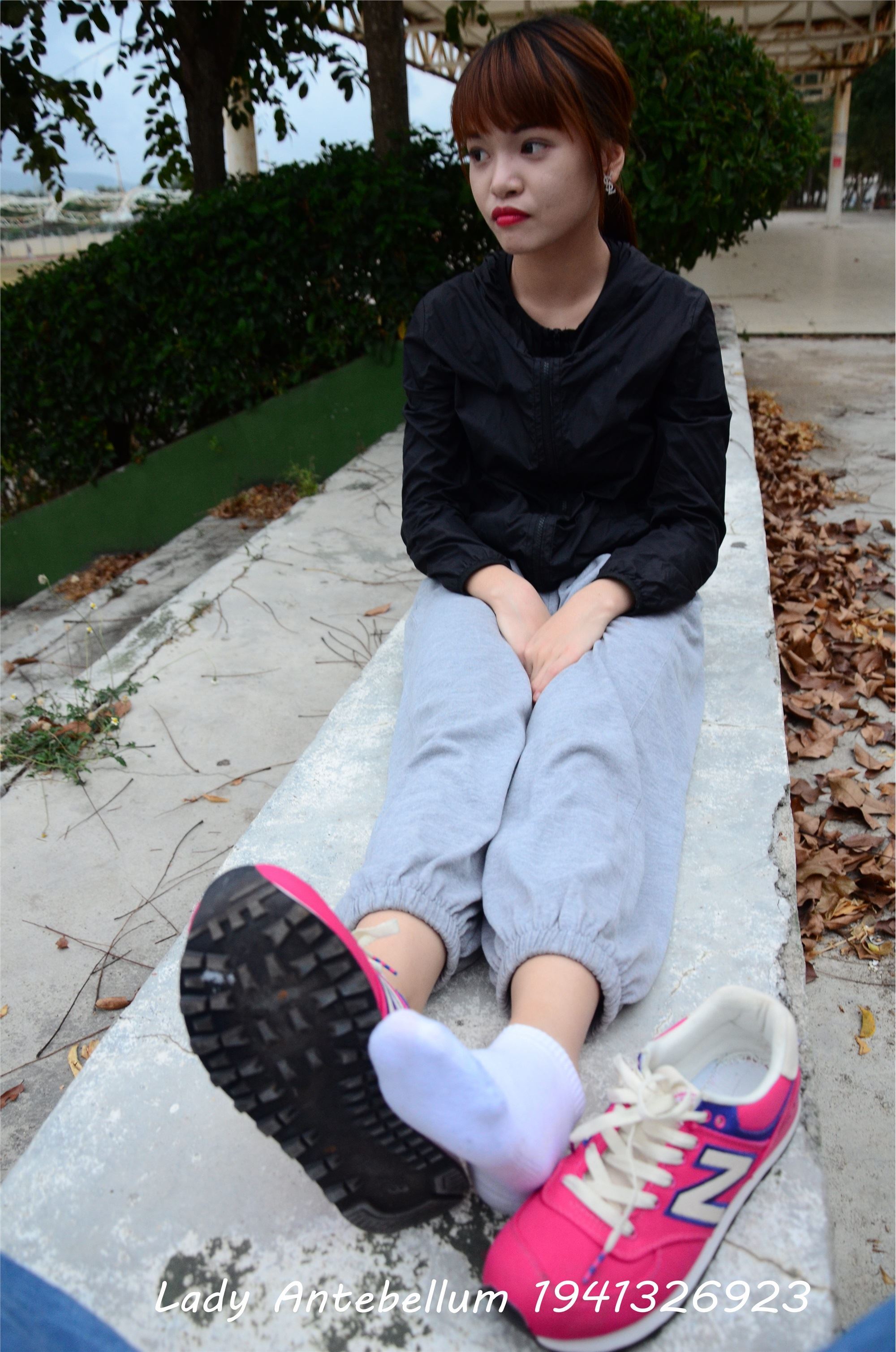 战前女神  恋足美腿棉袜女神级摄影套图 082