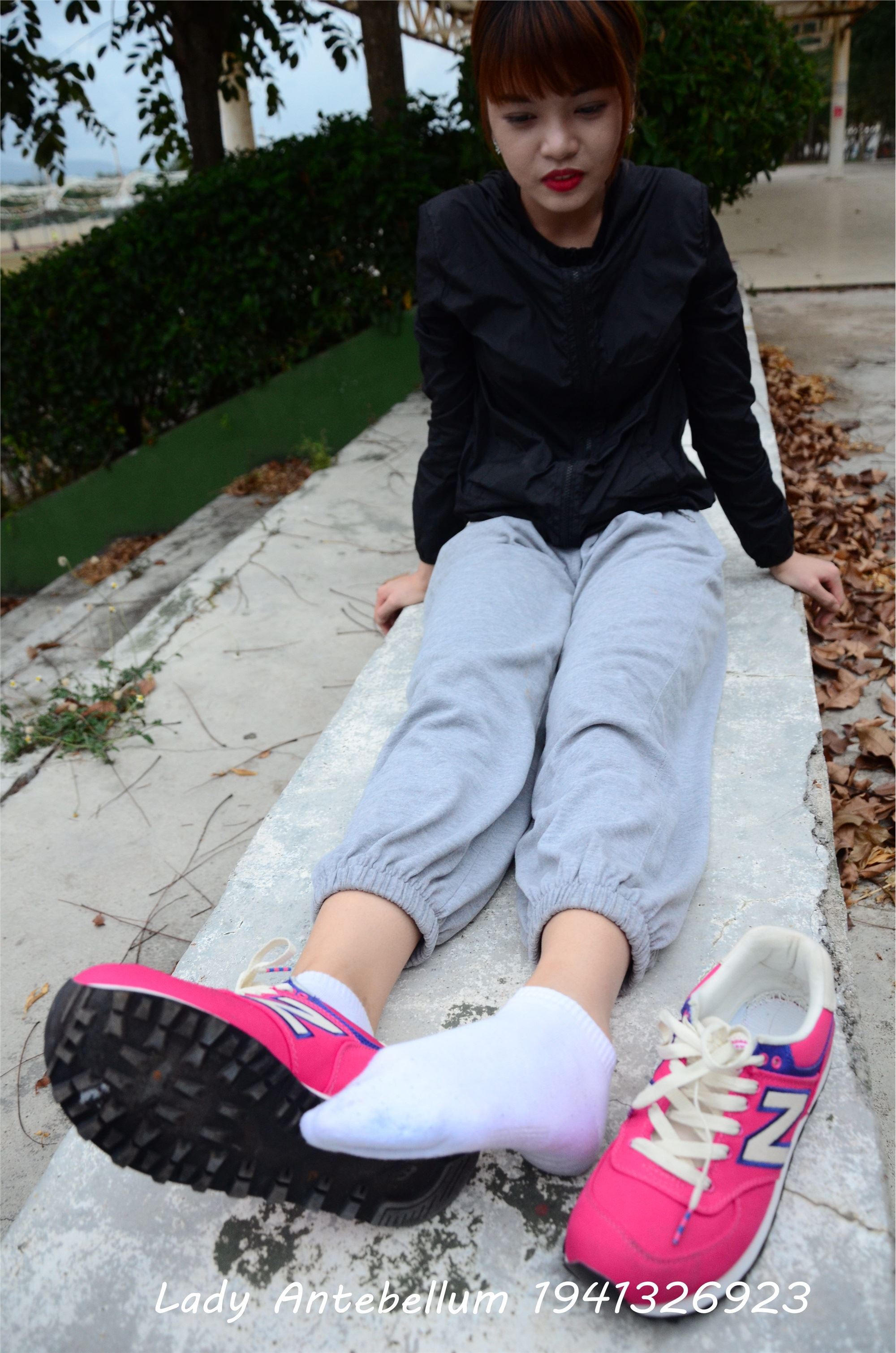 战前女神  恋足美腿棉袜女神级摄影套图 082