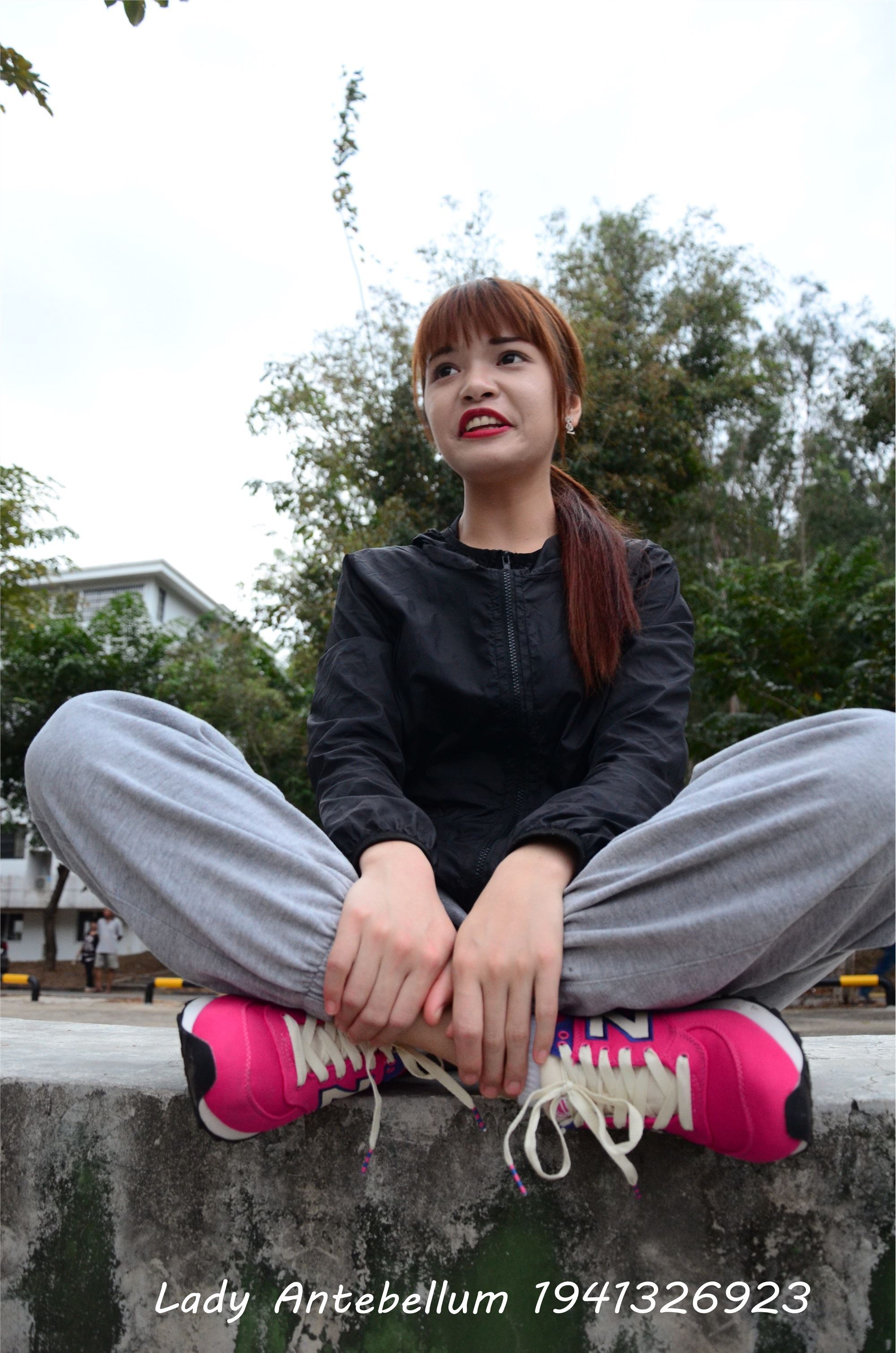 战前女神  恋足美腿棉袜女神级摄影套图 082