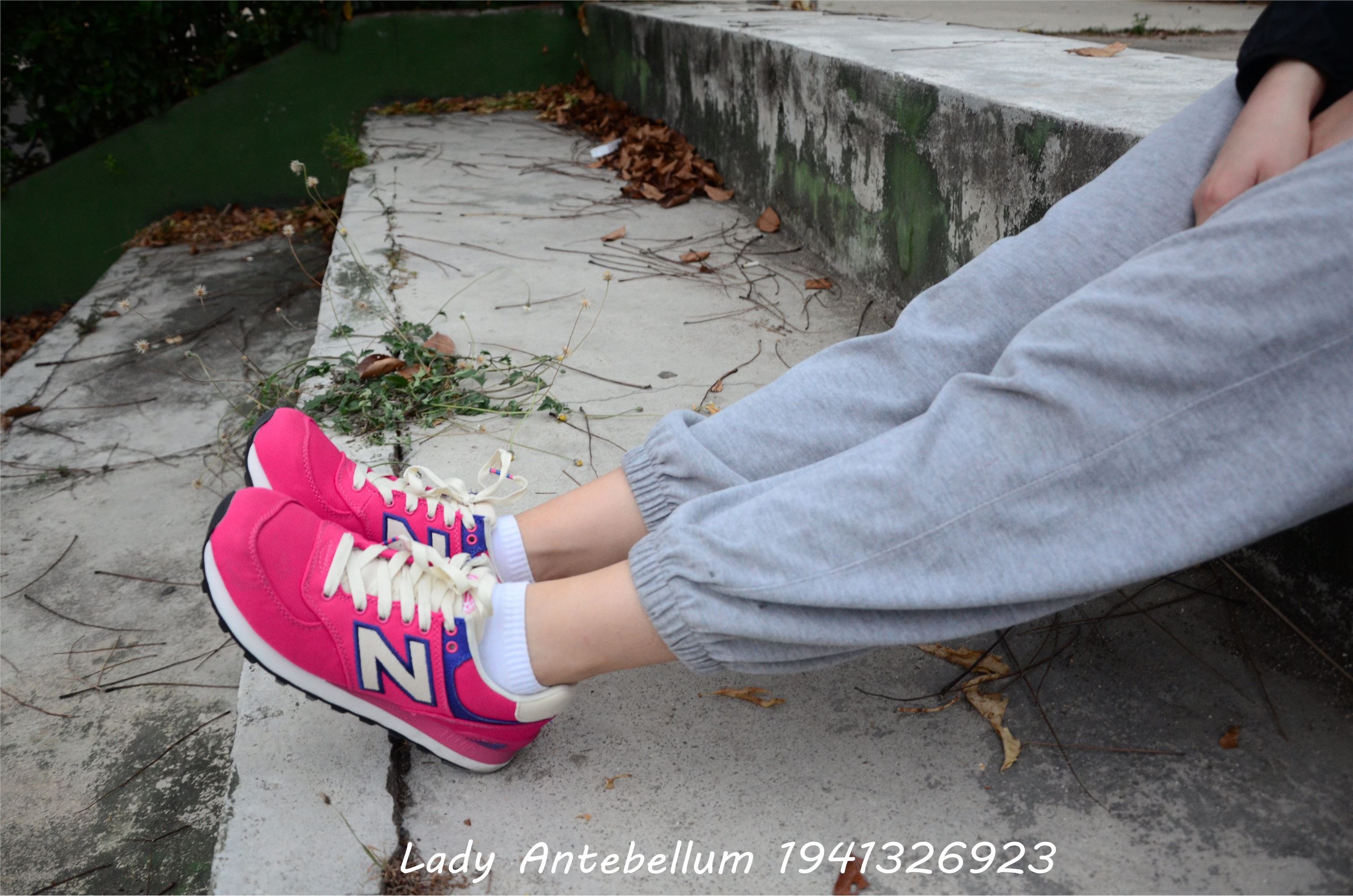 战前女神  恋足美腿棉袜女神级摄影套图 082