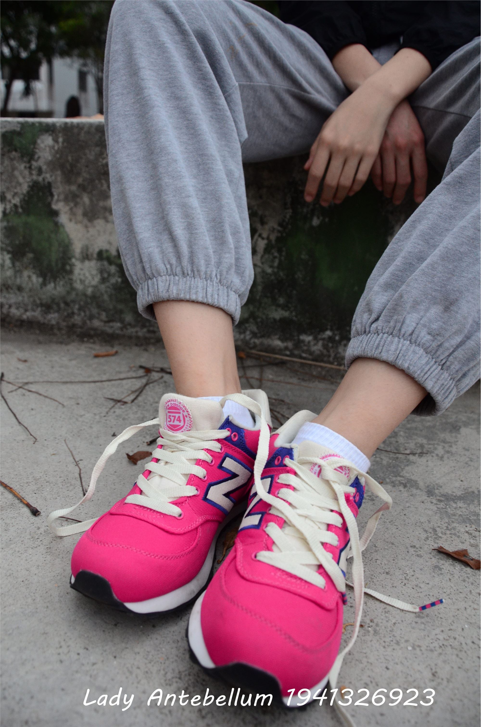 战前女神  恋足美腿棉袜女神级摄影套图 082