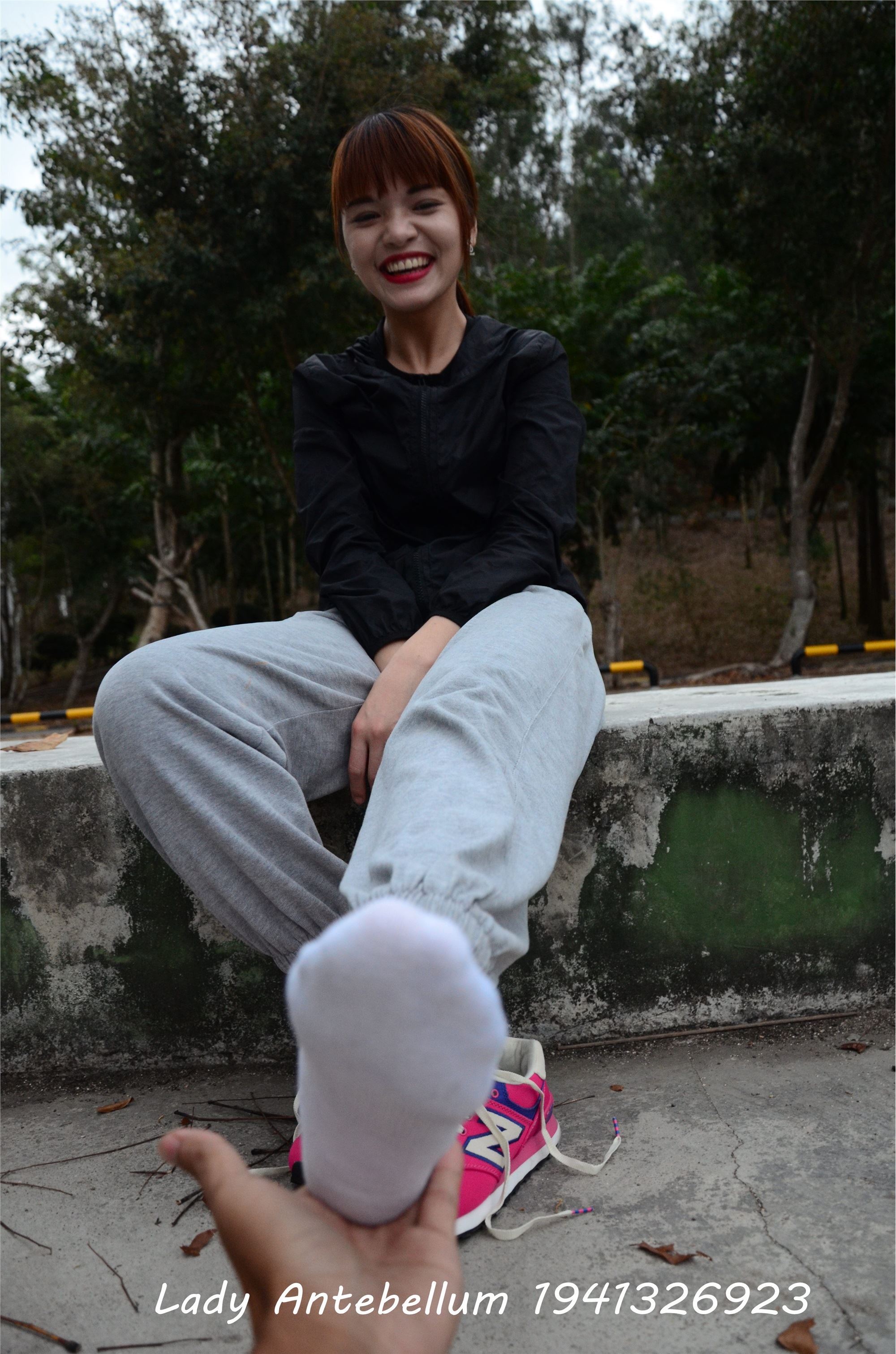 战前女神  恋足美腿棉袜女神级摄影套图 082